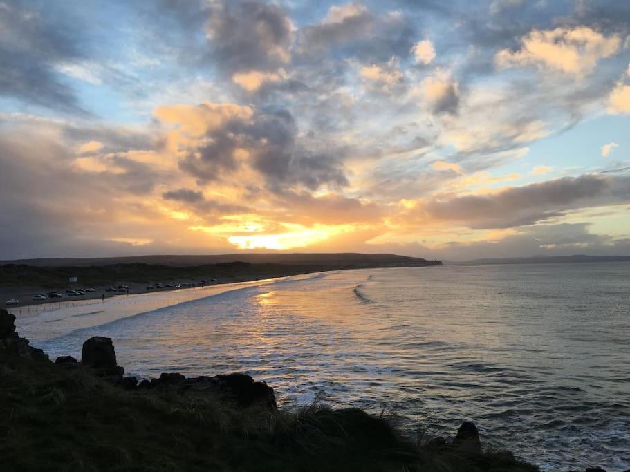 Modern holiday home with sea view & BBQ hut- close to beach