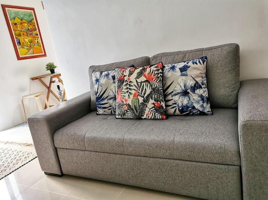 Downtown Apartment (center)