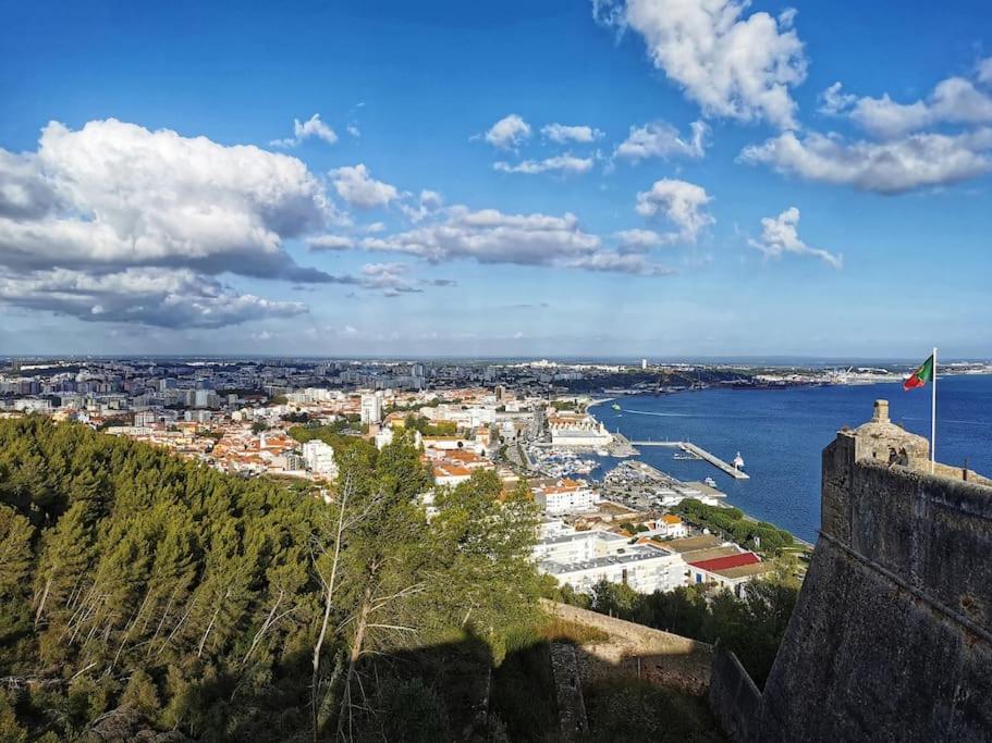 Downtown Apartment (center)