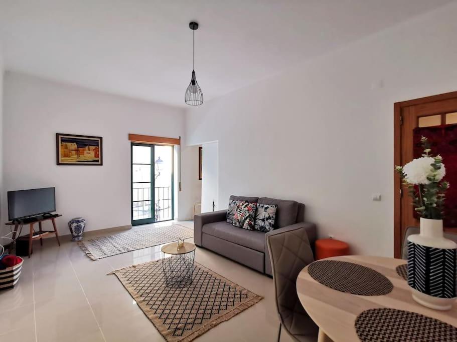 Downtown Apartment (center)