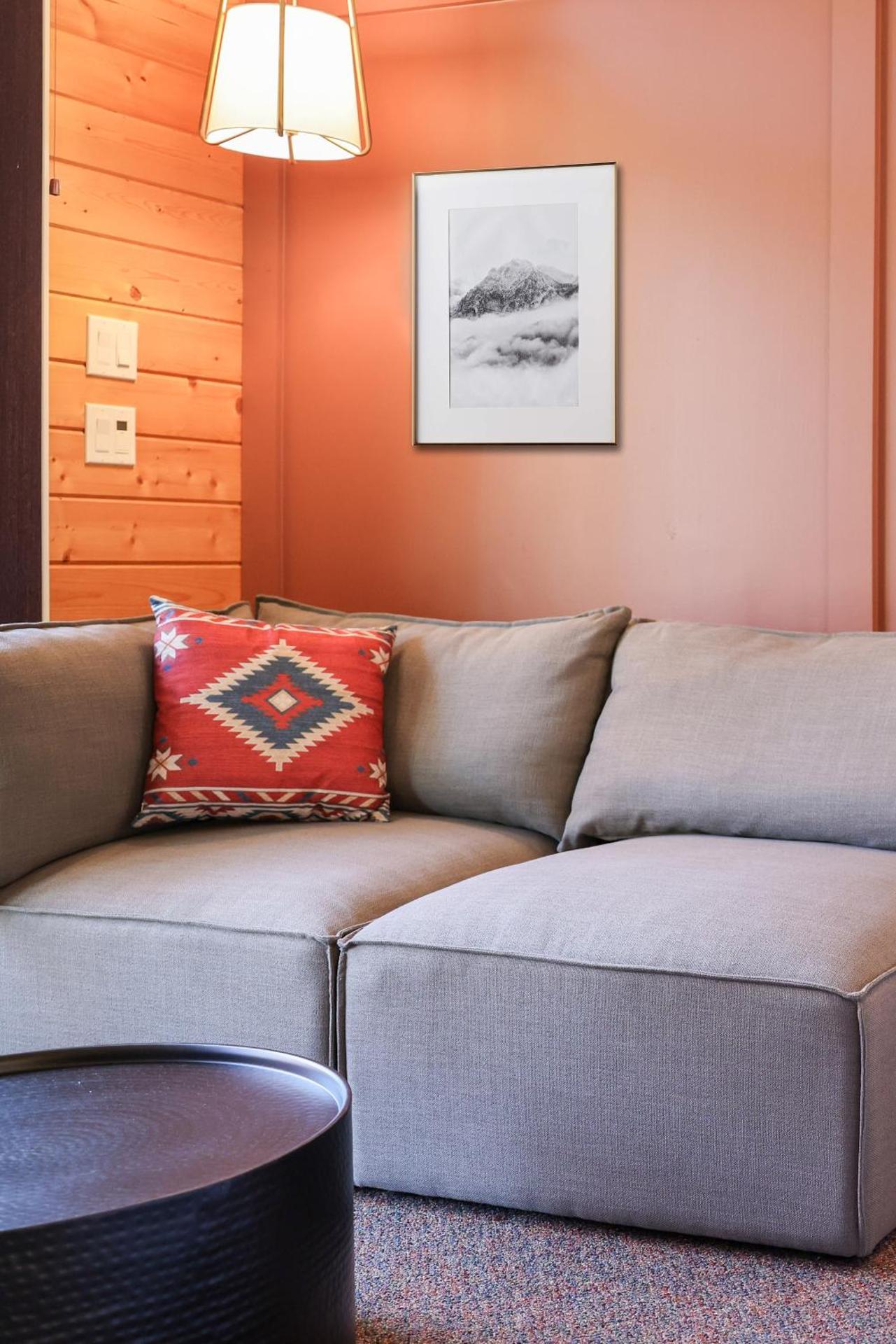 Outland Chalet & Suites Great Smoky Mountains