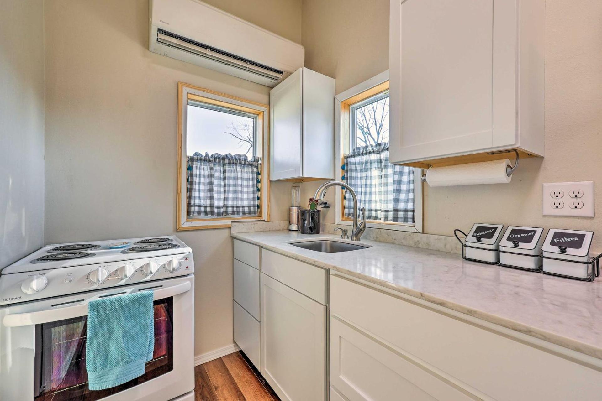 Cozy Rogers Home with Patio, Near Downtown!