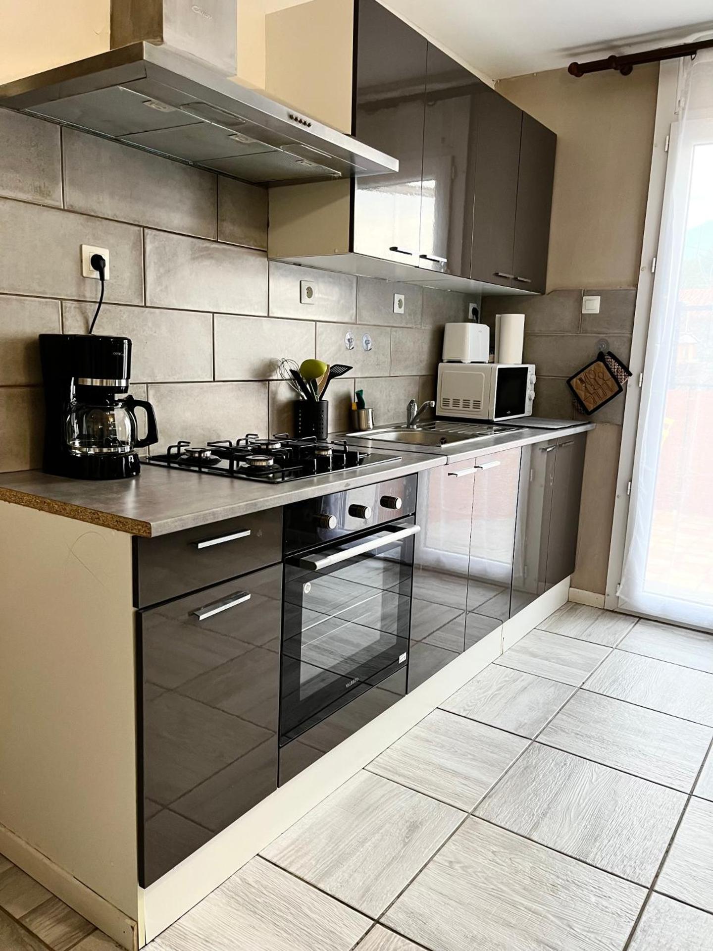 Kitchen or kitchenette