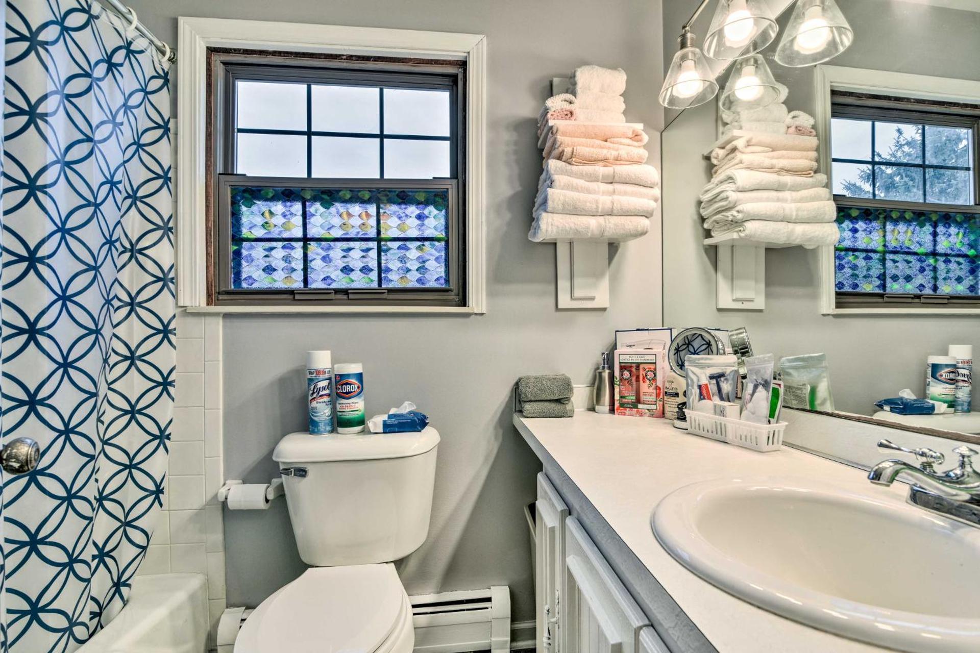 Clio Apt on 3 Acres, 14 Mi to Frankenmuth!