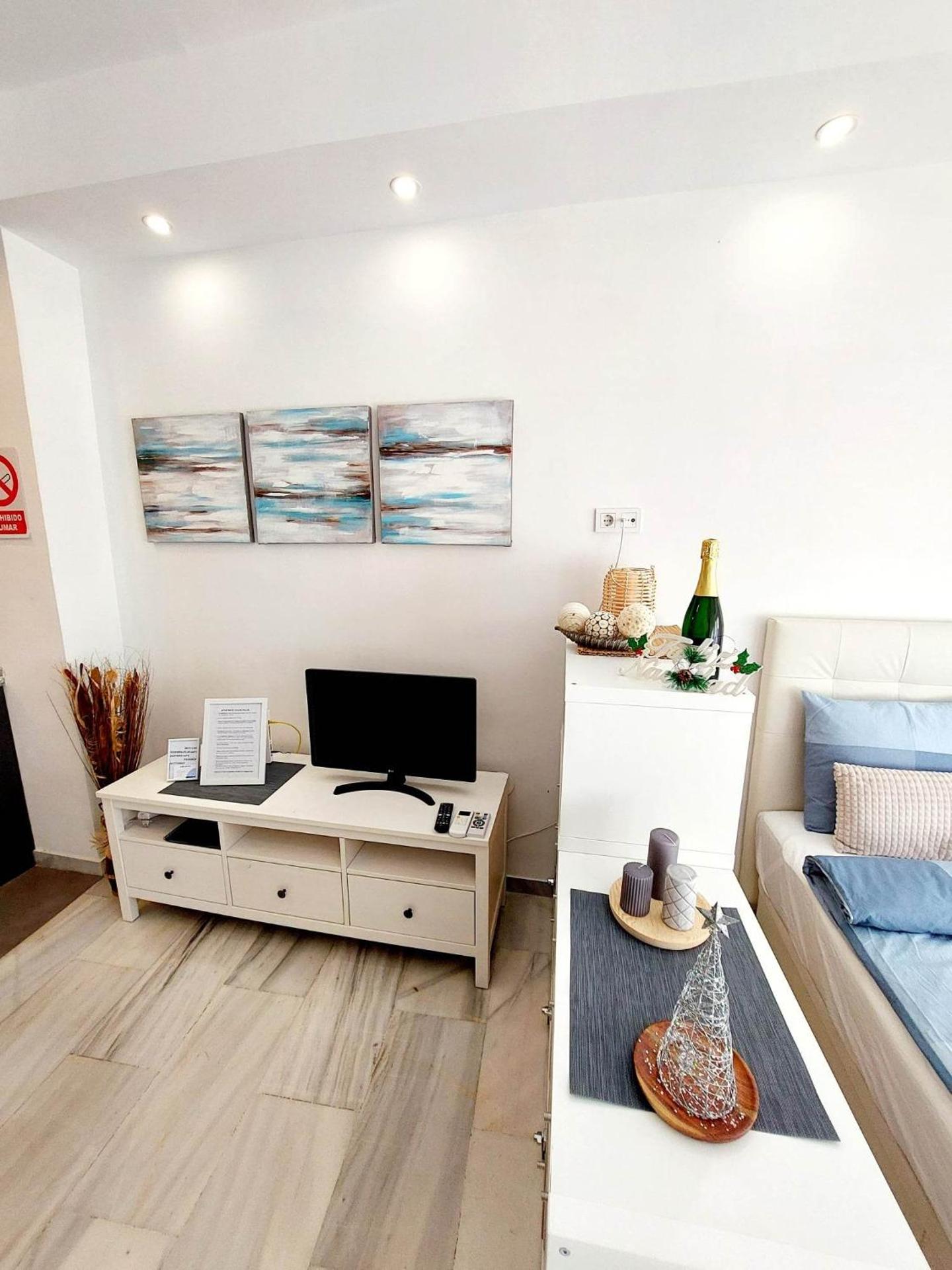 Communal lounge/ TV room