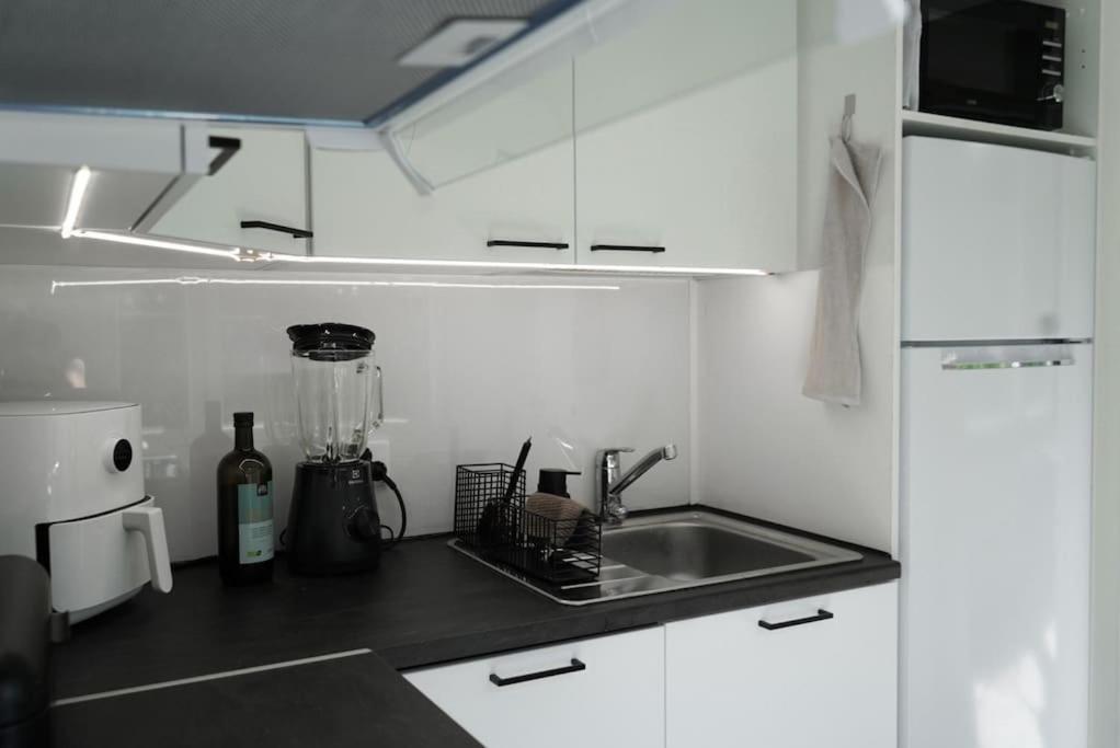 Tyylikäs hyvin varusteltu asunto. Oma autopaikka.