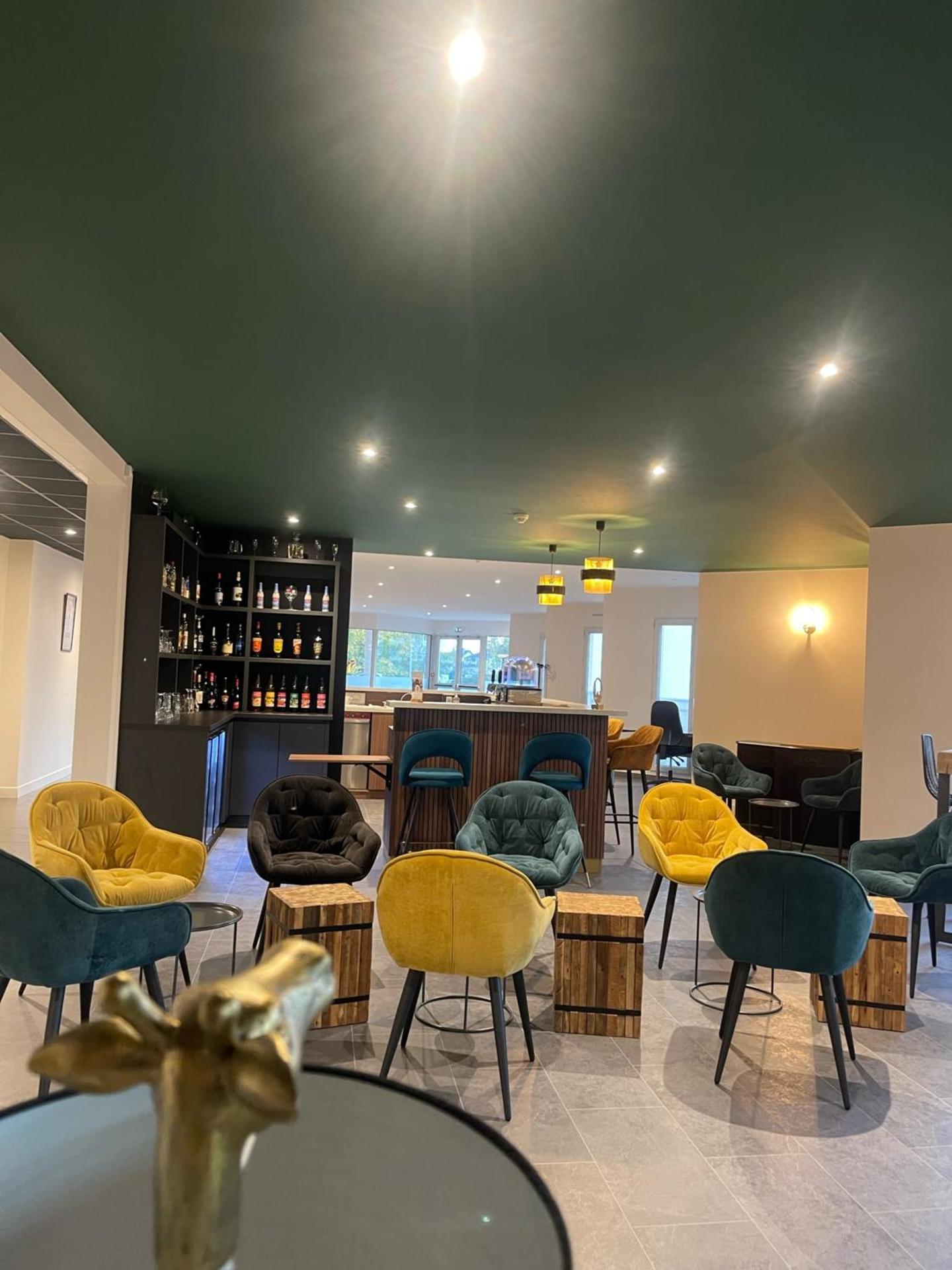 Communal lounge/ TV room