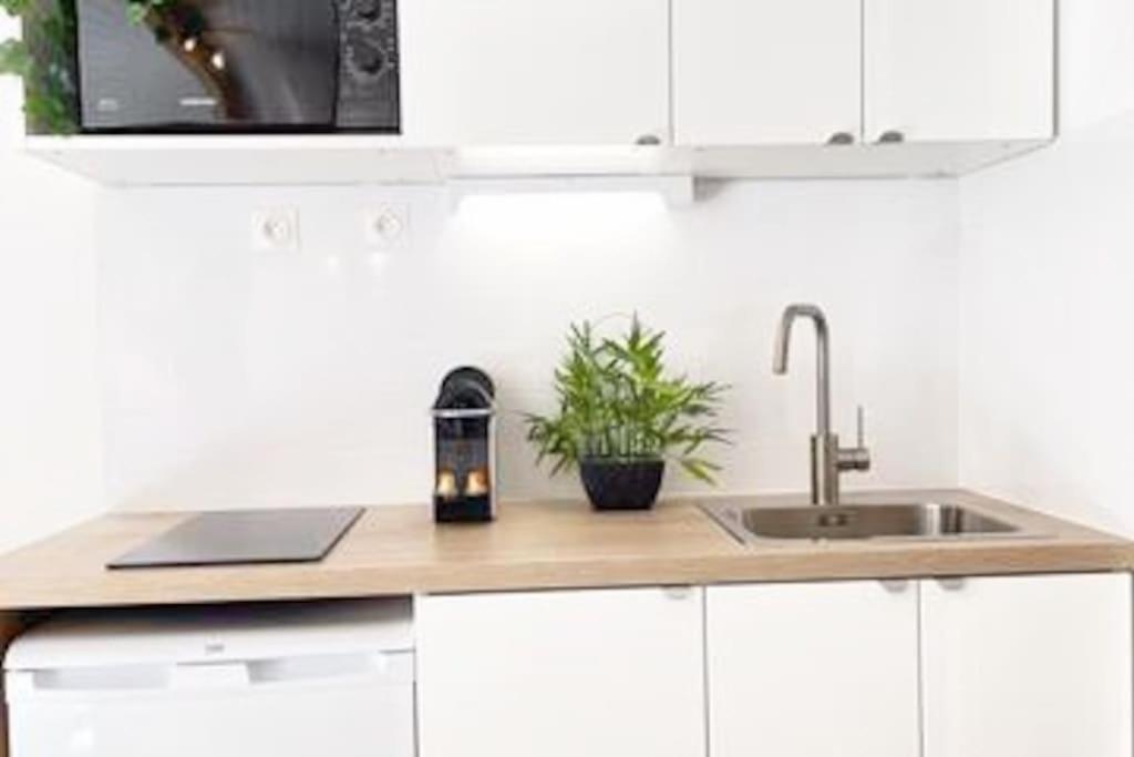 Kitchen or kitchenette