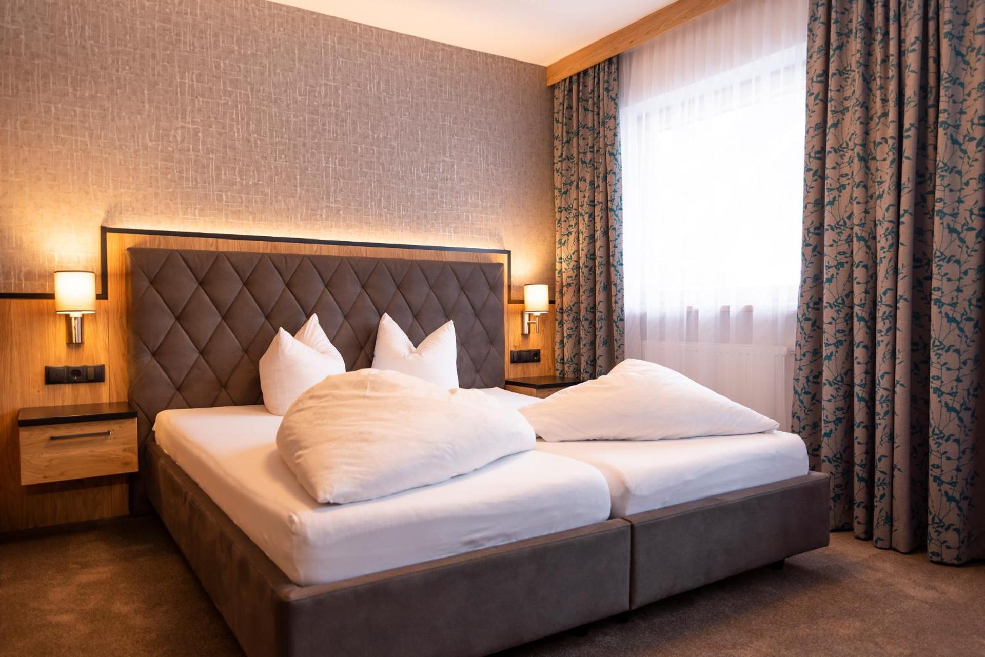 Double Room with Mountain View