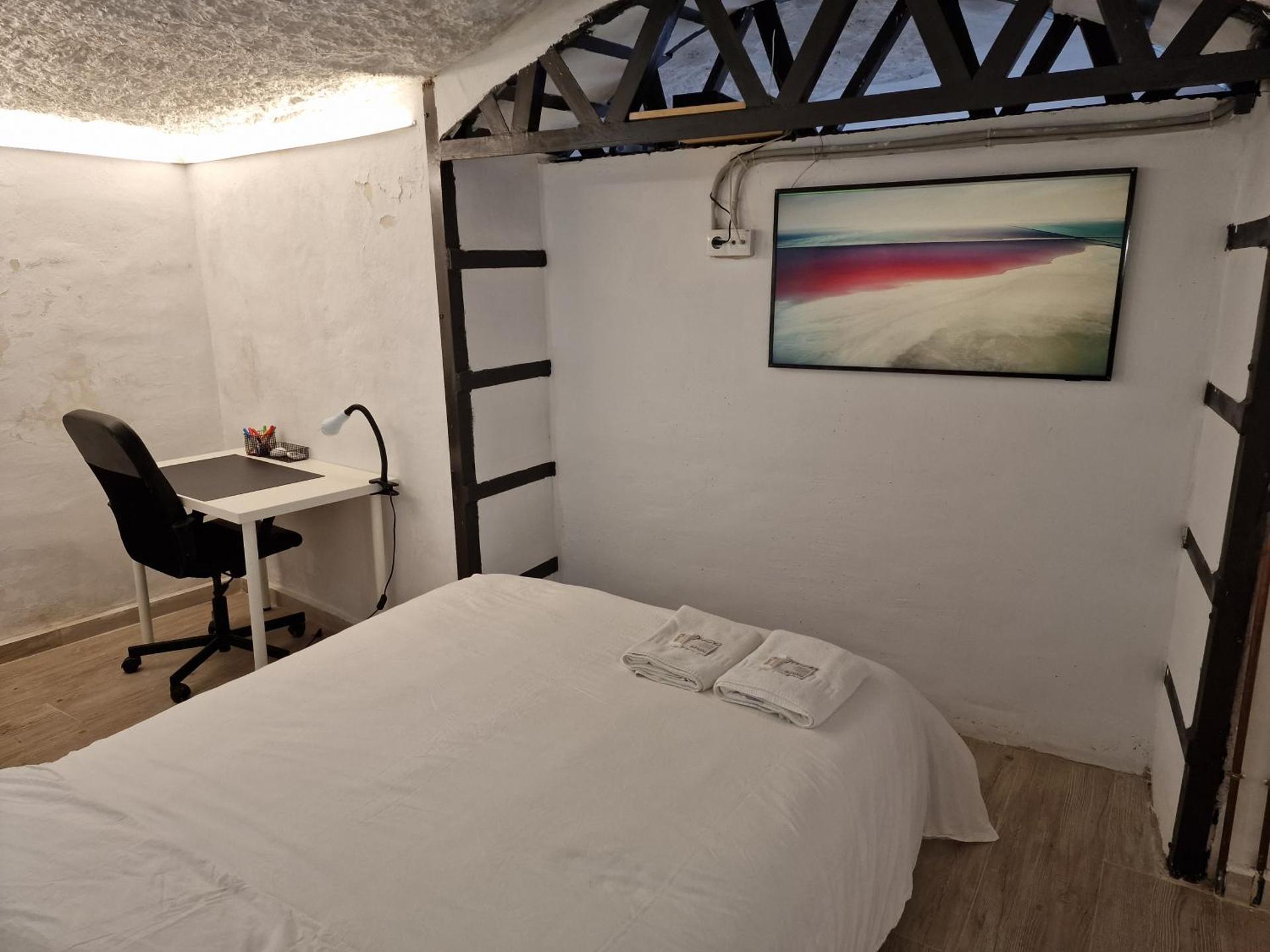 BONITA CASA CUEVA CON JACUZZI