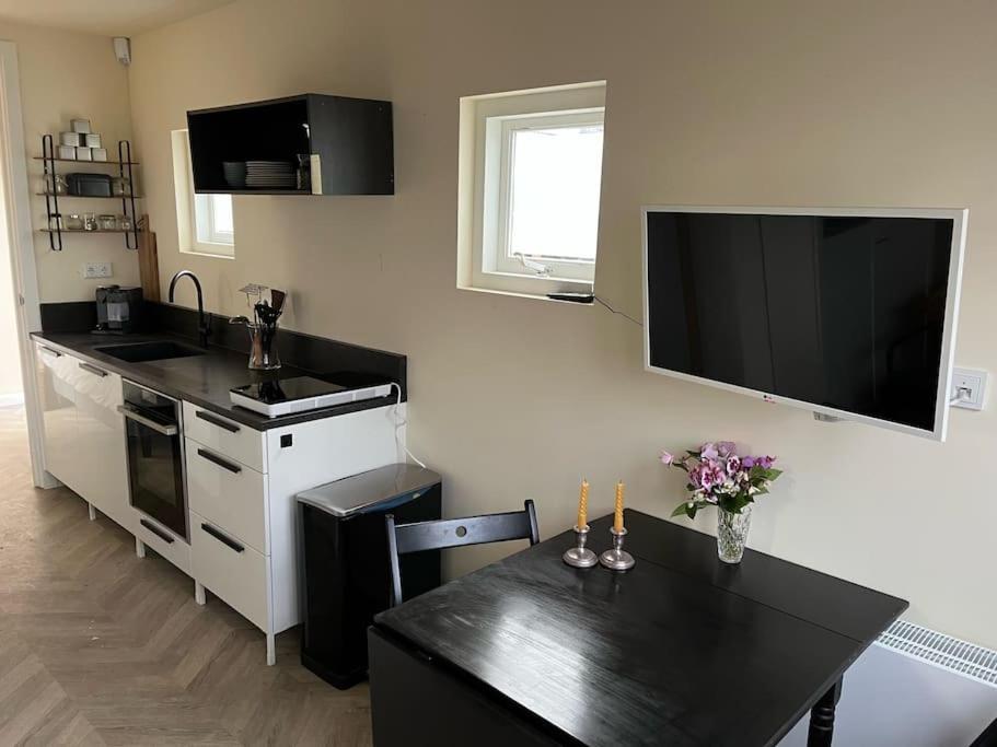 Renovated & private Tinyhouse Den Haag short stay appartment