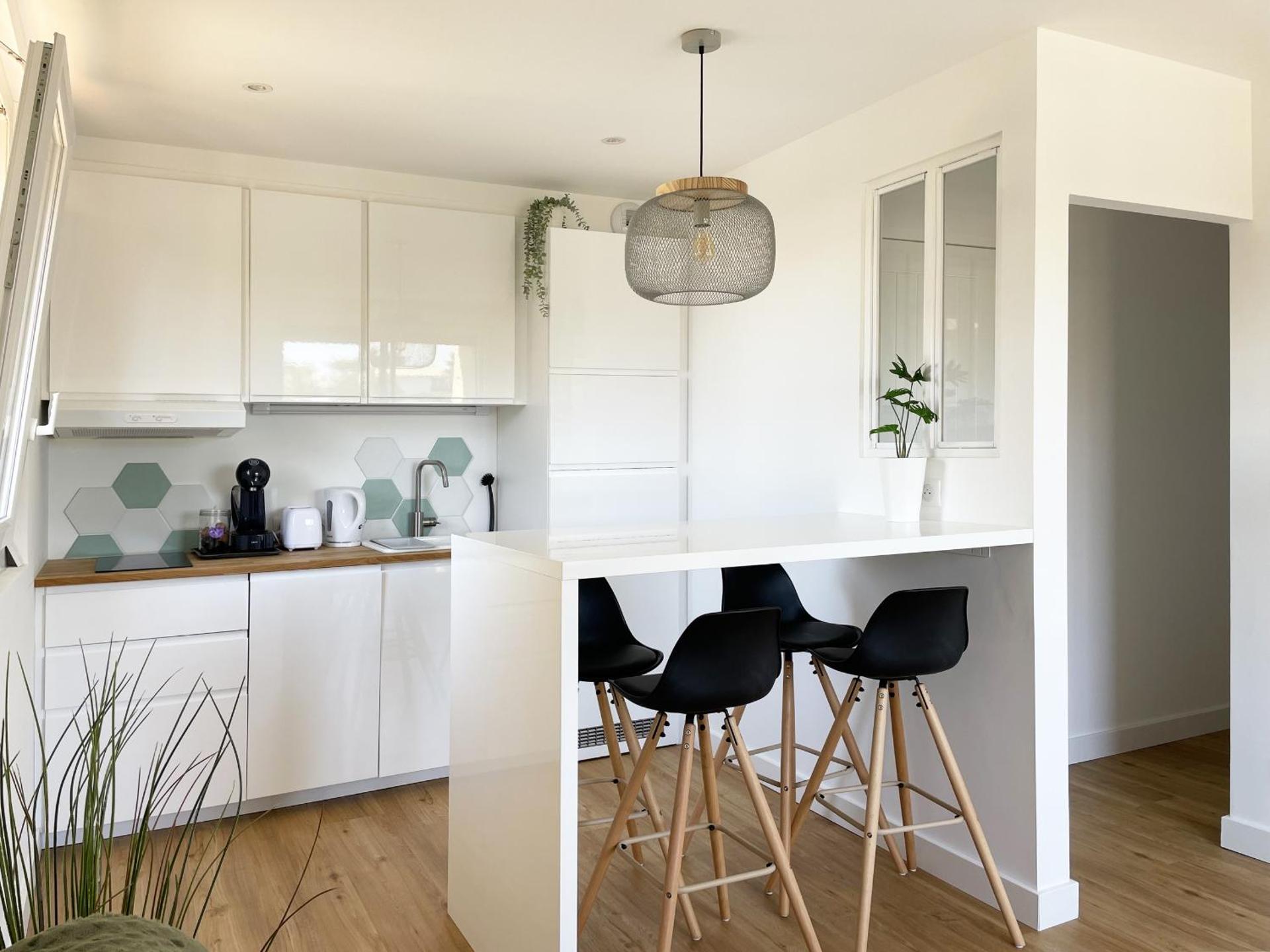 Kitchen or kitchenette