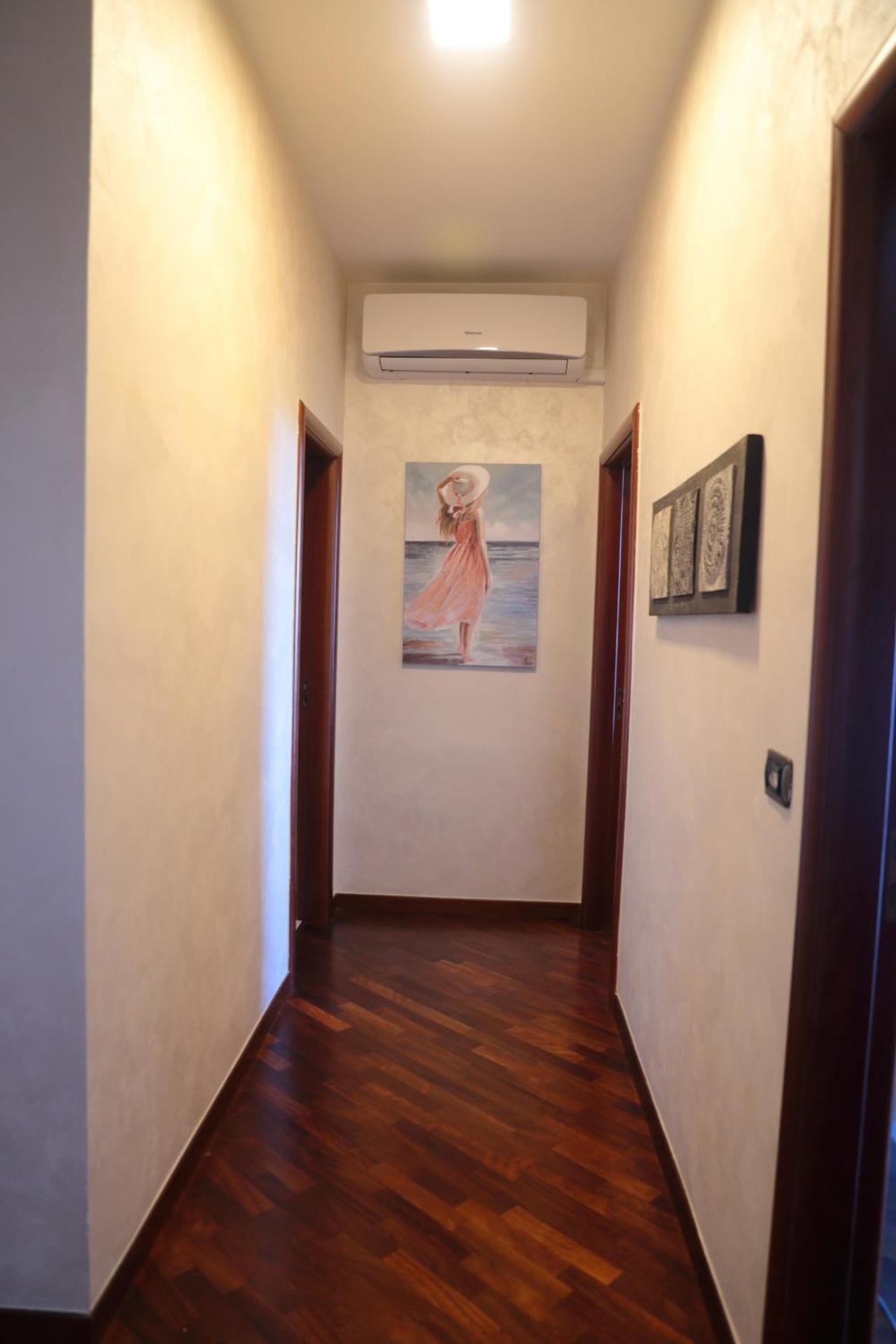 Stanza in Appartamento incantevole con camino Adelfia Bari