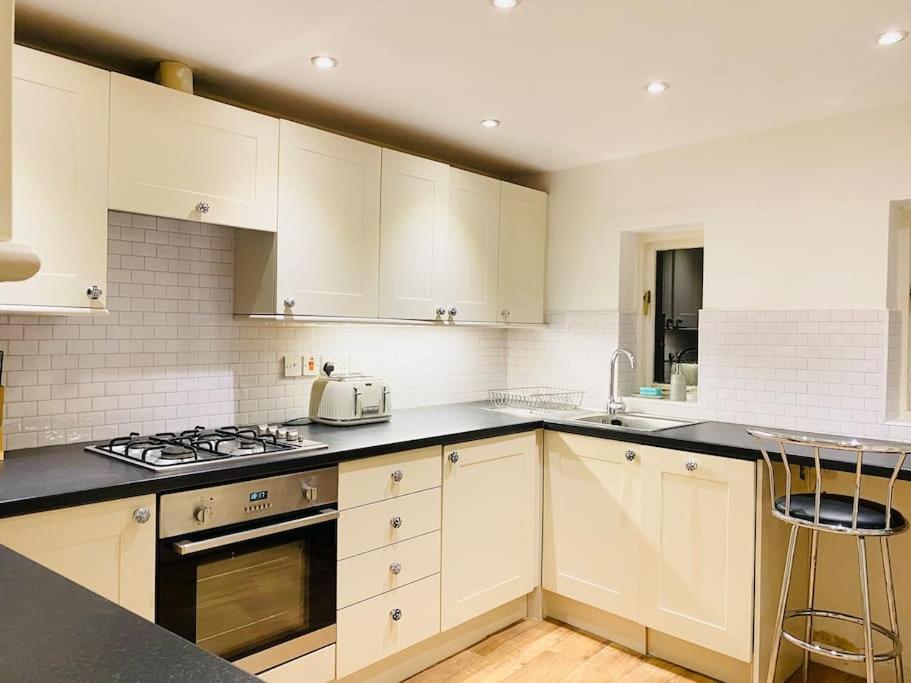 Charming Cottage in Heart of Bourton-on-the Water