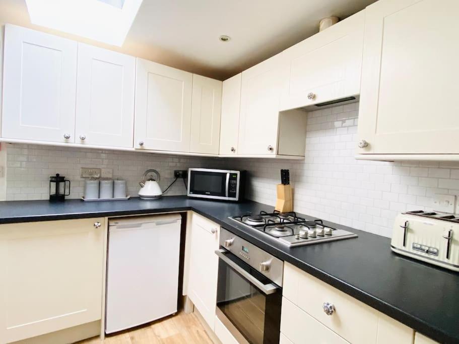 Charming Cottage in Heart of Bourton-on-the Water