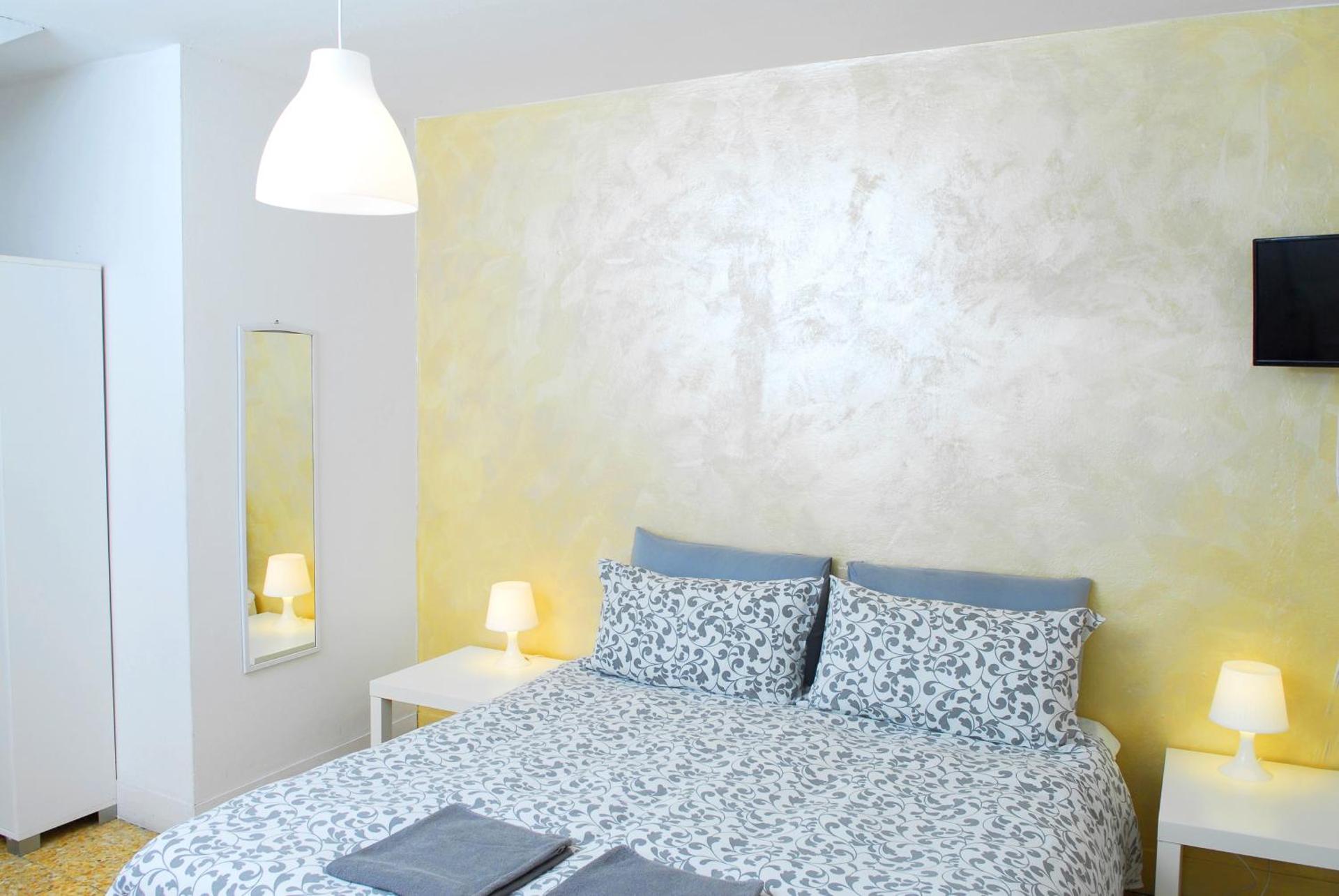 La Pergola Private Parking