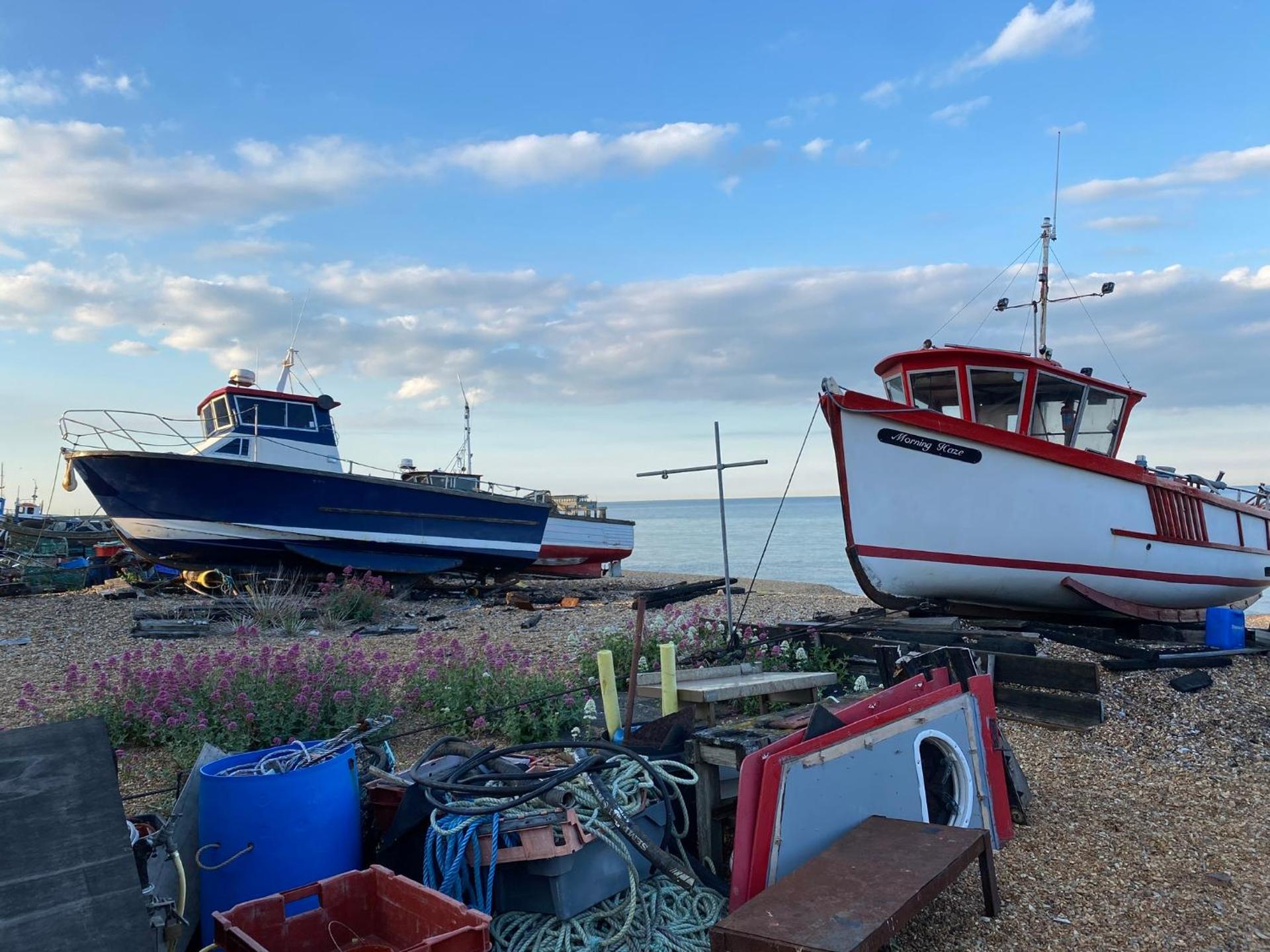Sky Lounge - Beachfront top floor apartment with stunning veiws