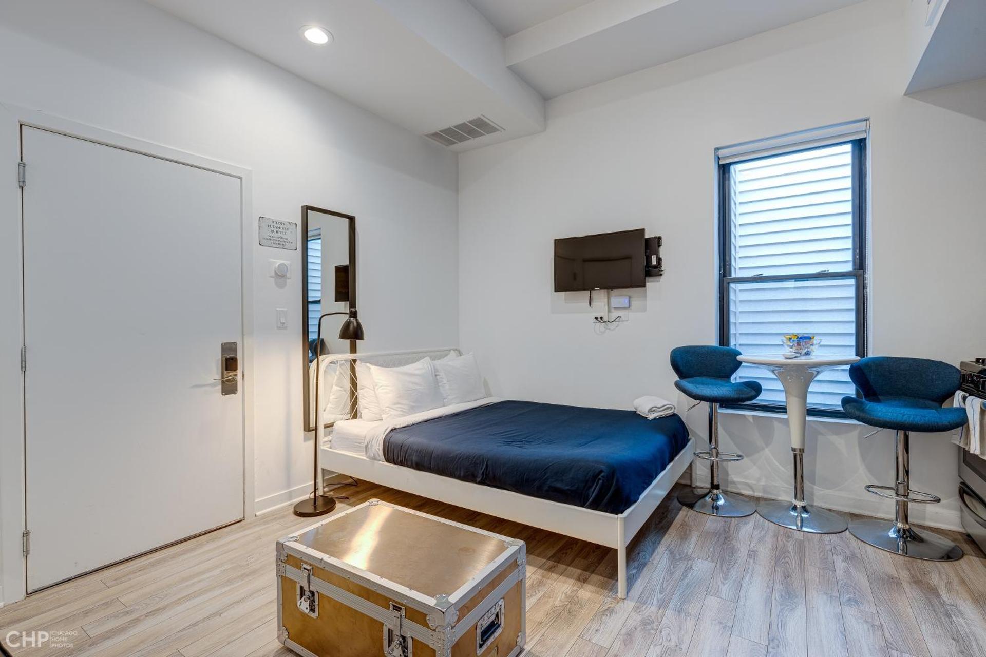 Studio Apartment with Queen Bed