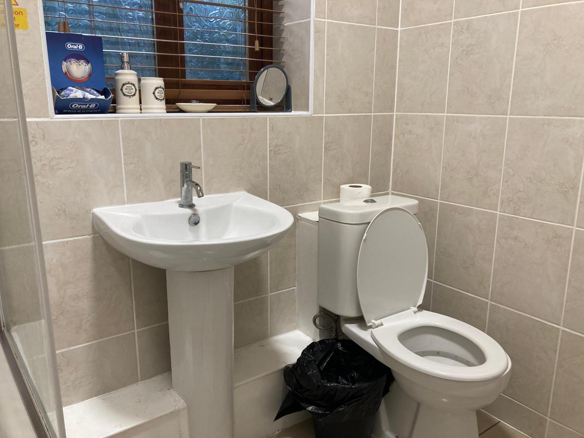 CV225AA 1 Bedroom-Near Rugby School-Ground Floor-WiFi-Self Check In
