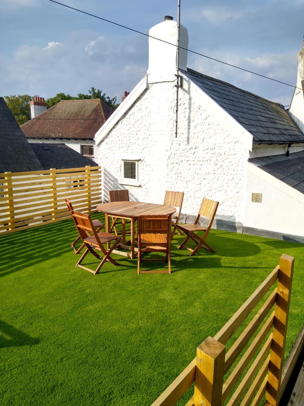 Character cottage in the heart of Uplyme.