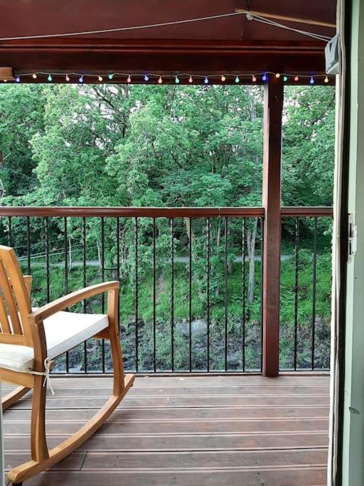 Selah Teifi spectacular river view with games room