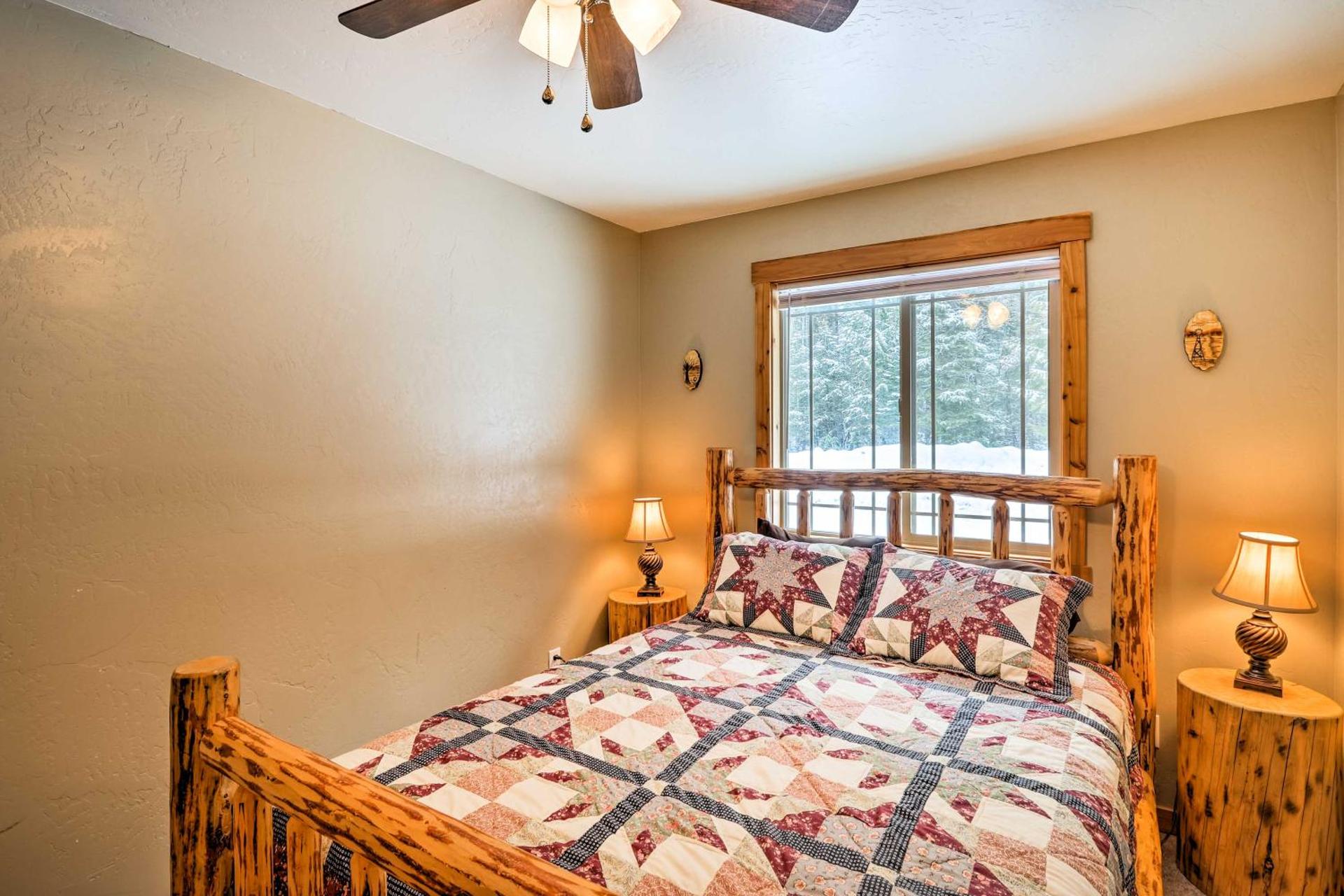 Hungry Horse Cabin 11 Mi to Glacier National Park