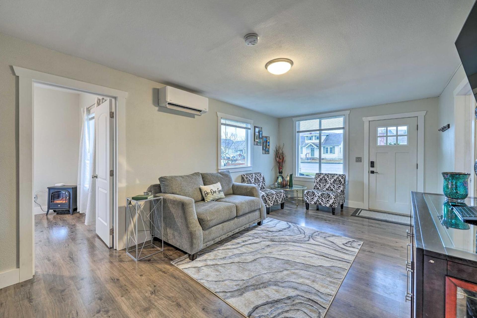 Port Angeles Retreat - 1 Mi to Downtown!