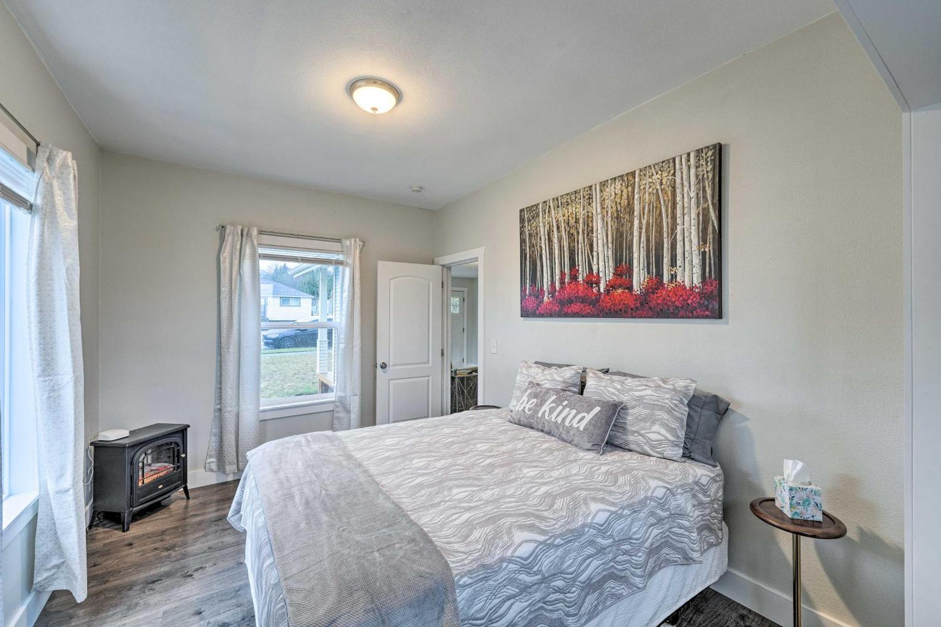 Port Angeles Retreat - 1 Mi to Downtown!