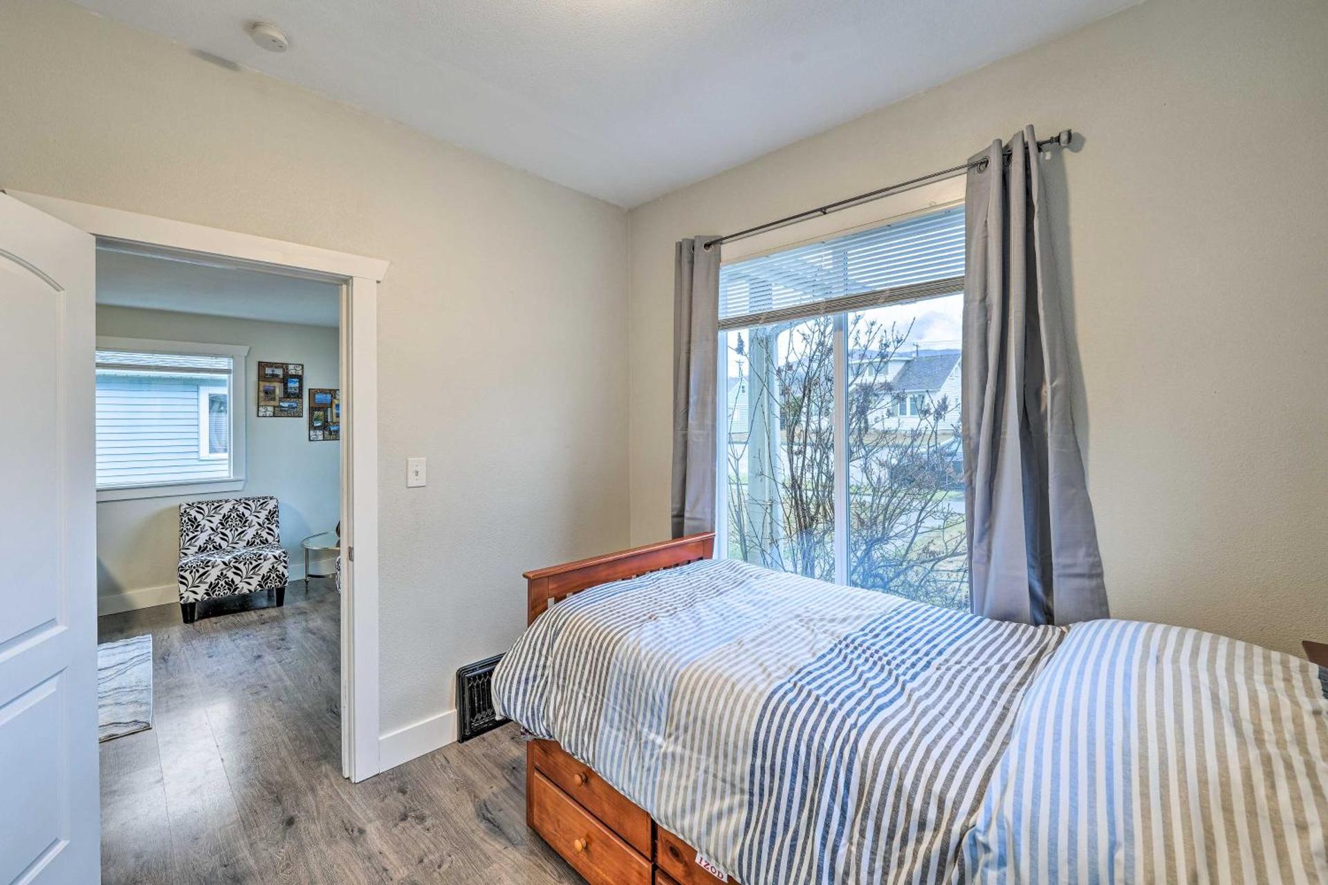 Port Angeles Retreat - 1 Mi to Downtown!