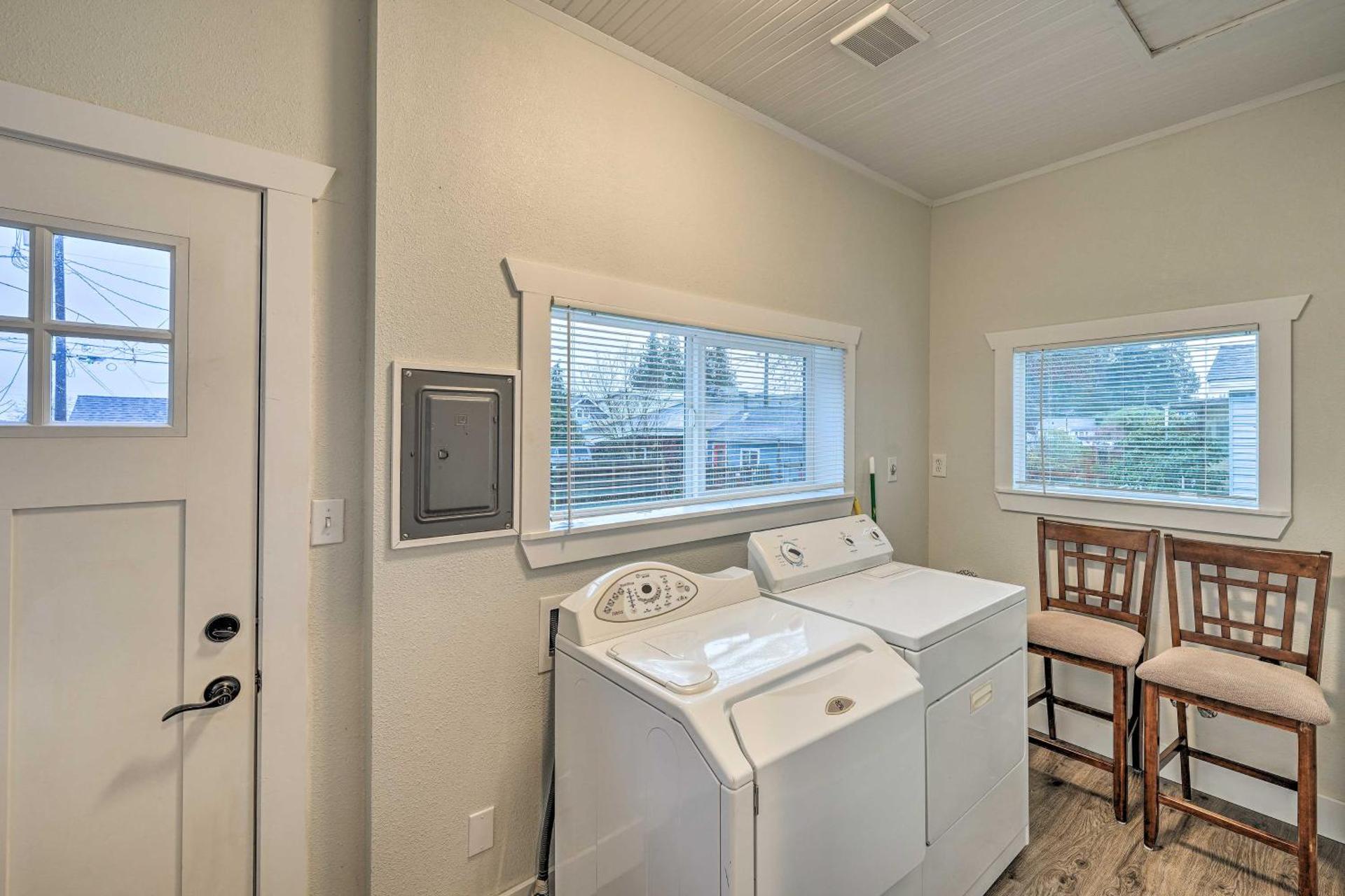 Port Angeles Retreat - 1 Mi to Downtown!