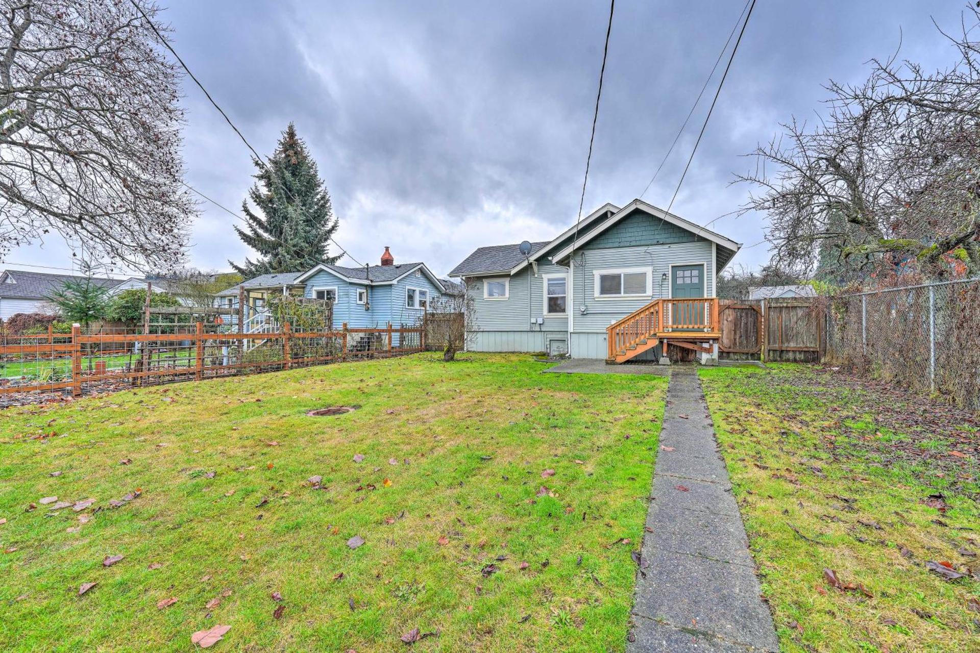 Port Angeles Retreat - 1 Mi to Downtown!