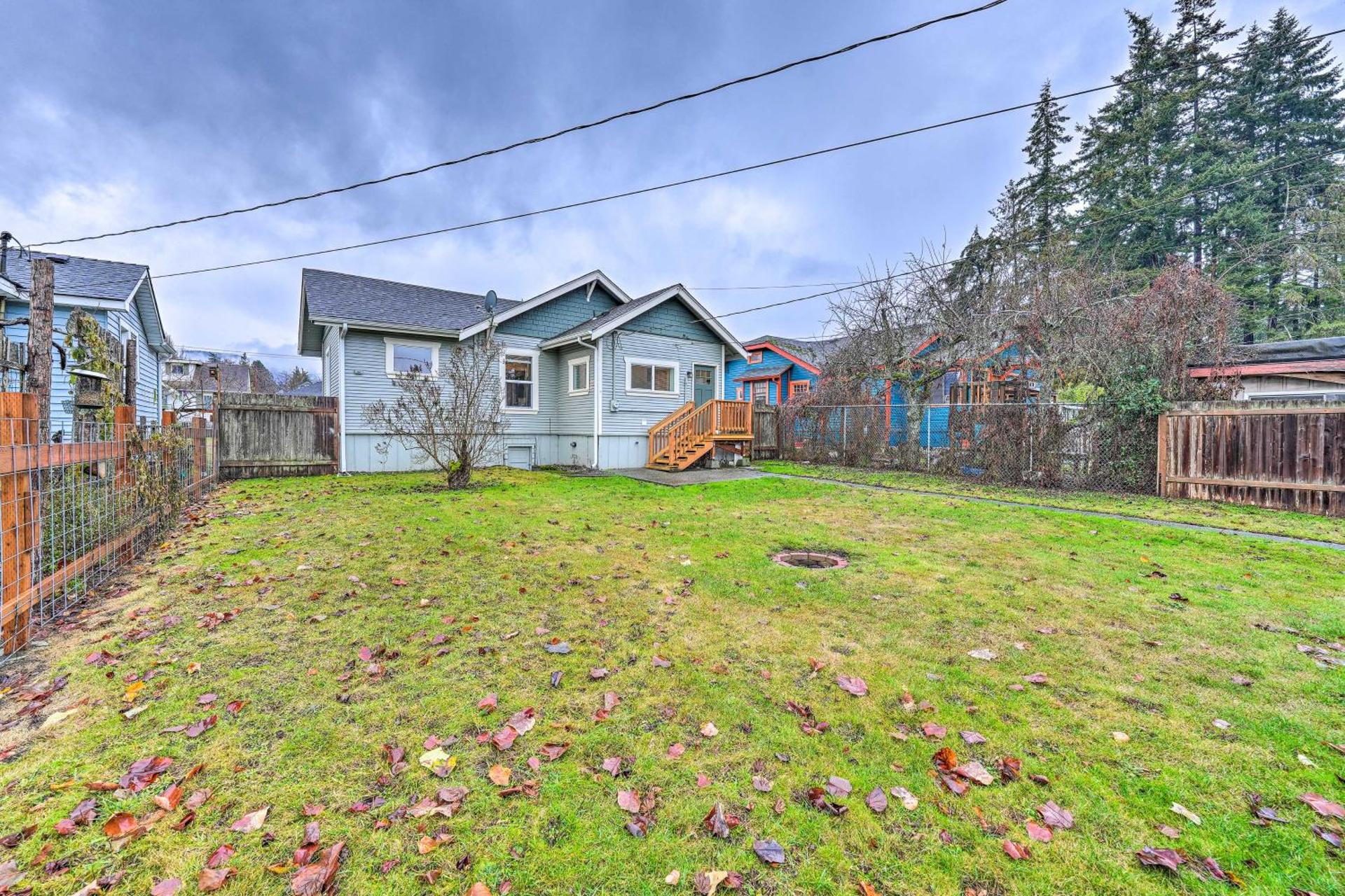 Port Angeles Retreat - 1 Mi to Downtown!