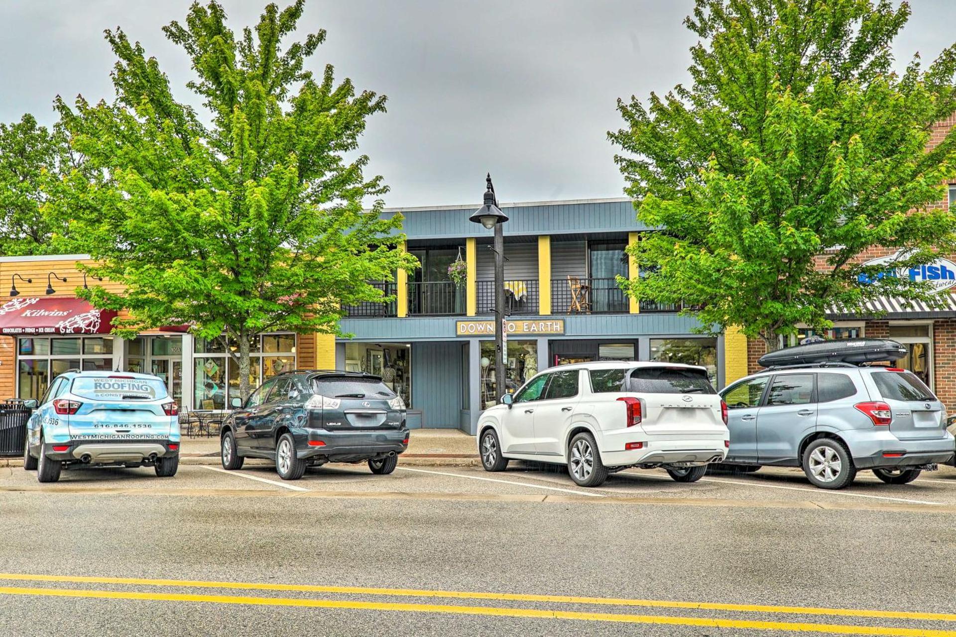 Downtown Grand Haven Apt Less Than 1 Mi to Lake Michigan