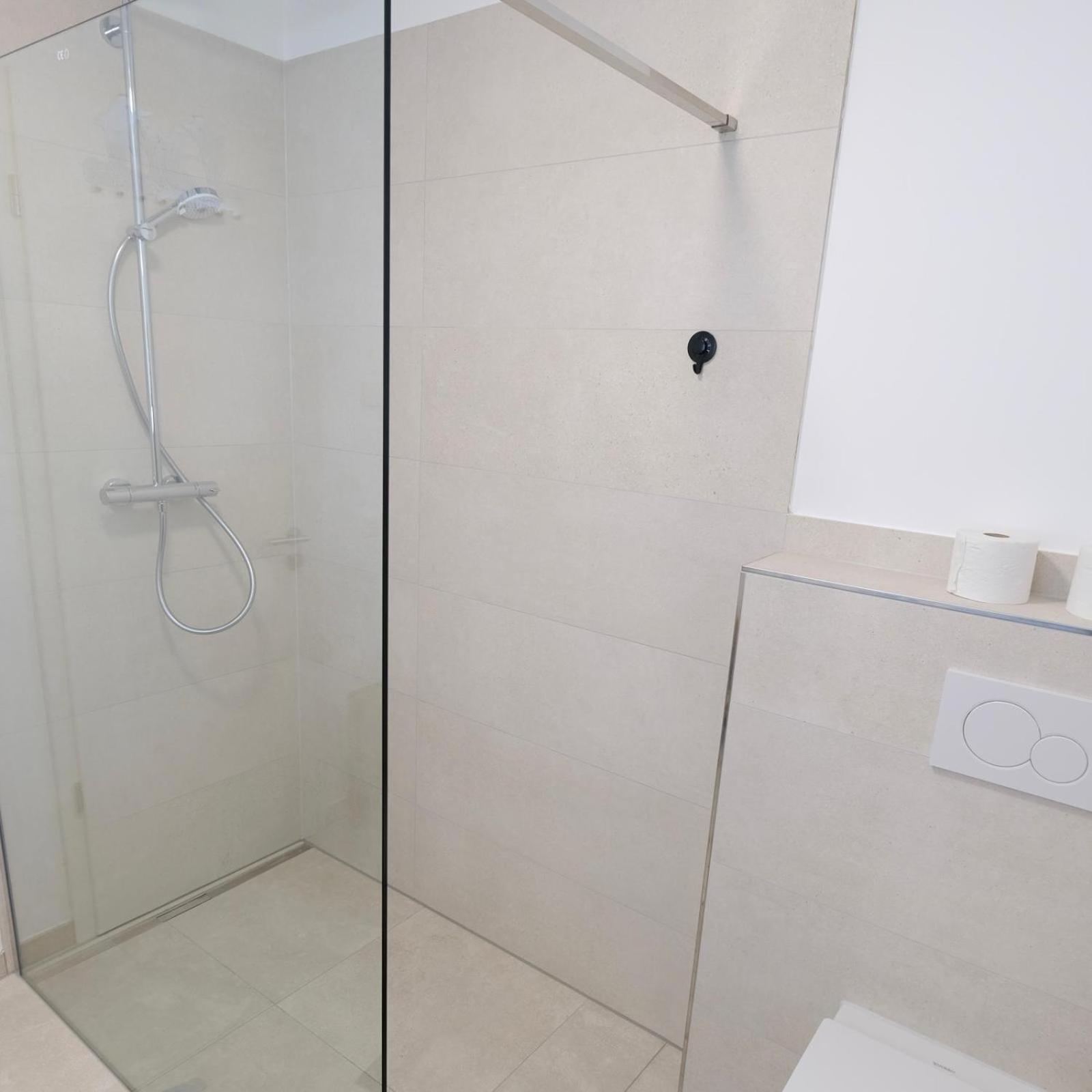 Neubau im Loft-Stil mit großer Terrasse