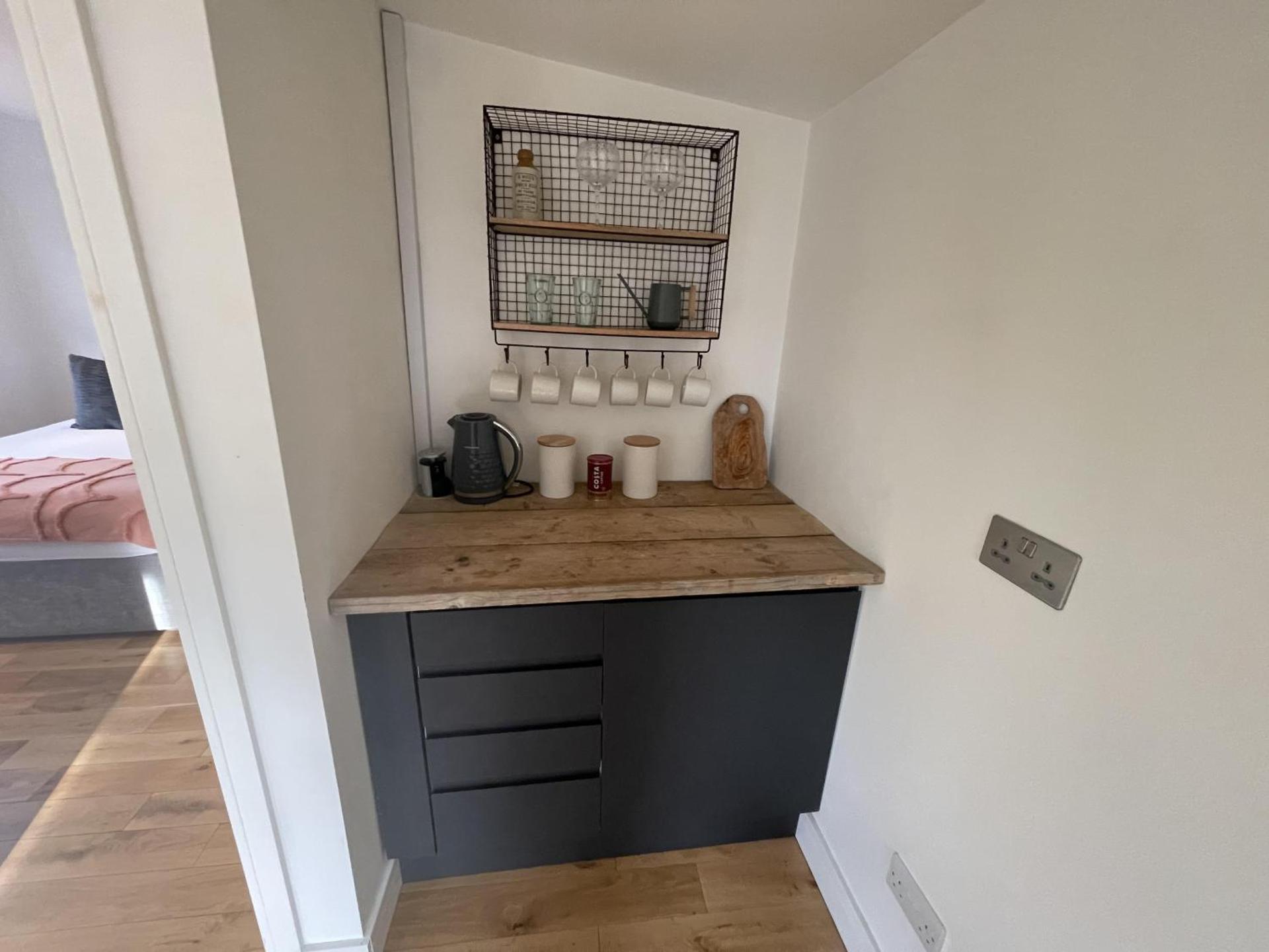 Relaxing guest house with Jacuzzi & boat hire