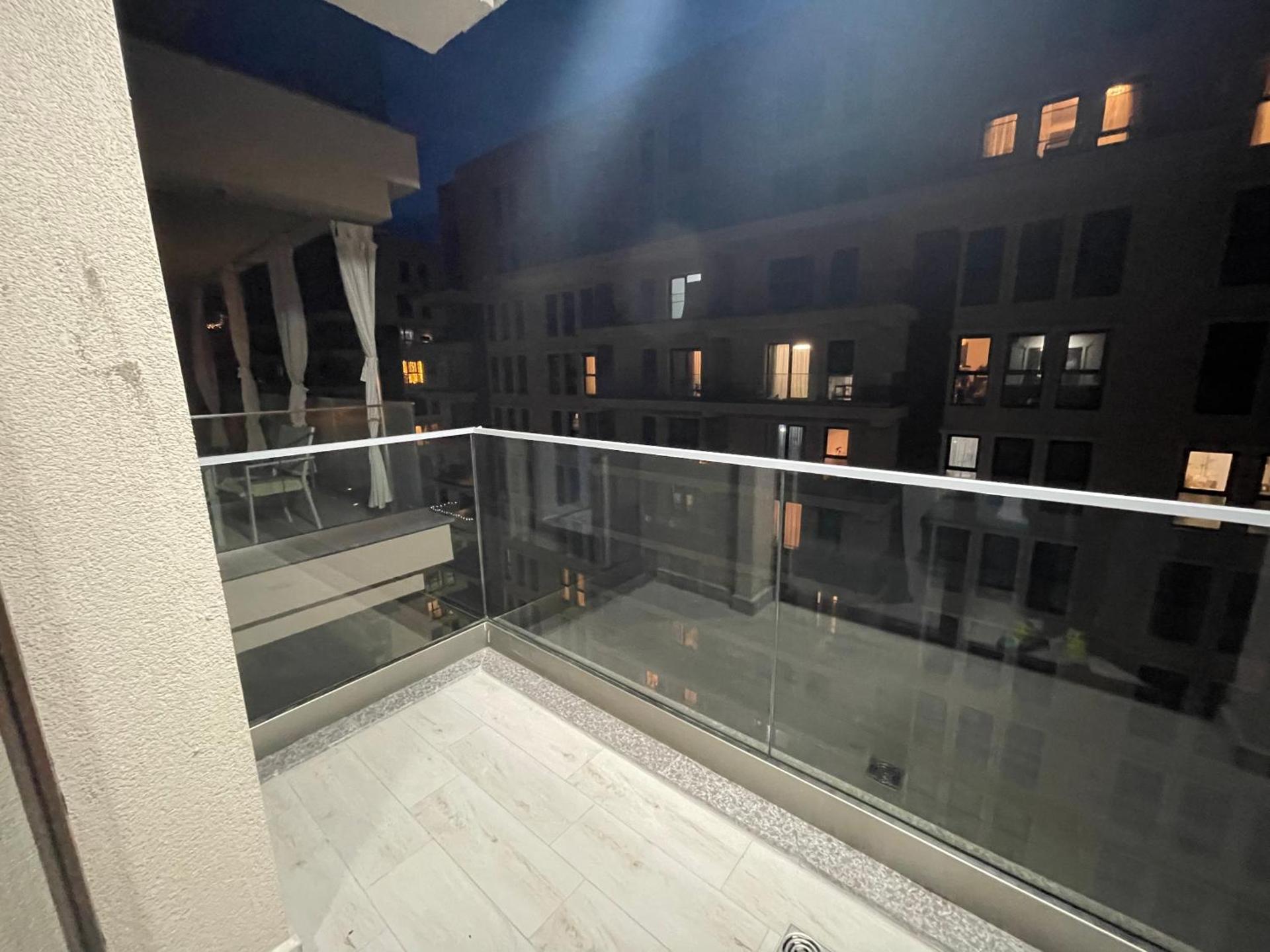 Moghioros Park Residence DUM4