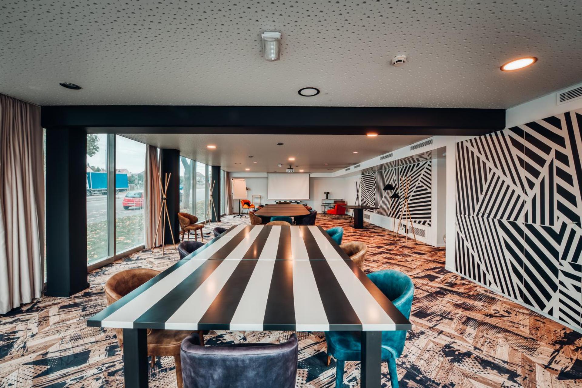 Meeting/conference room