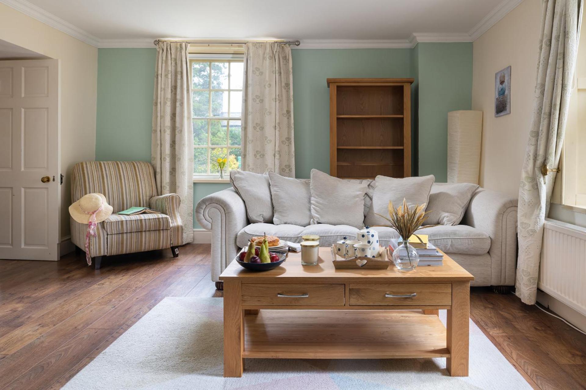 Communal lounge/ TV room