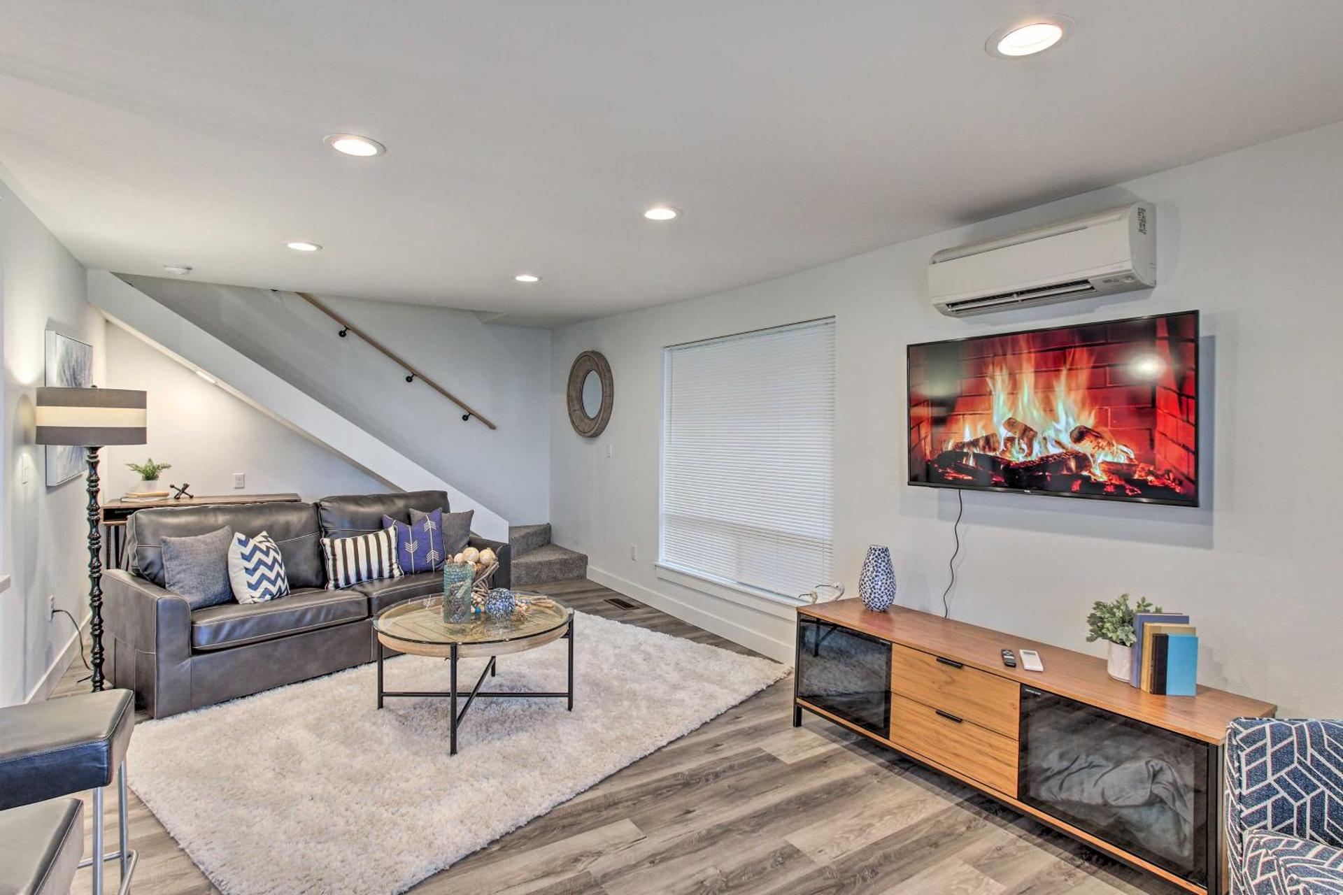 Tacoma Dash Point Beach Cabin with Balcony!