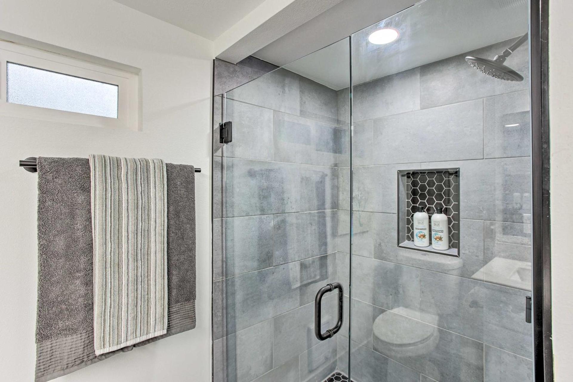 Tacoma Dash Point Beach Cabin with Balcony!