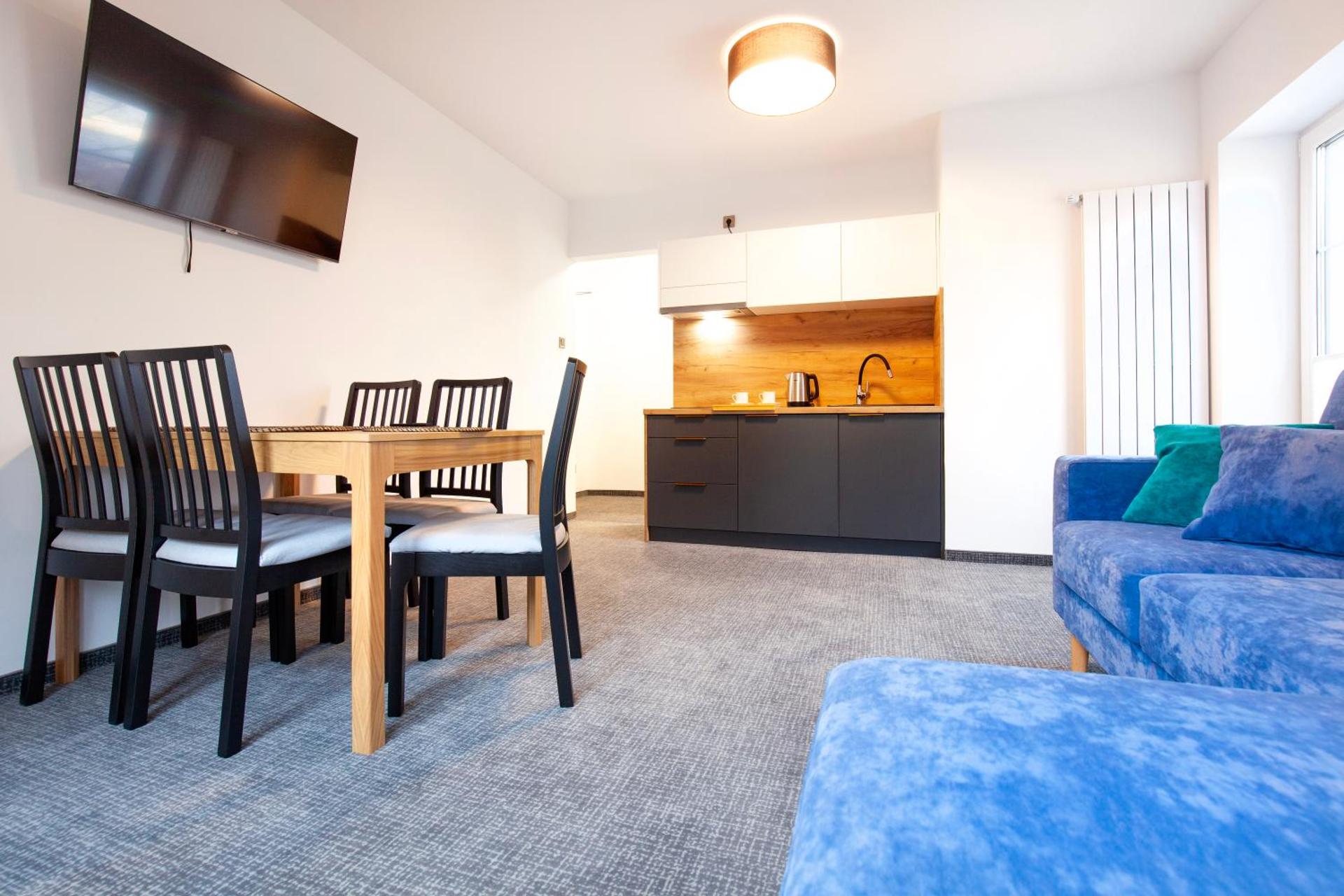 Communal lounge/ TV room