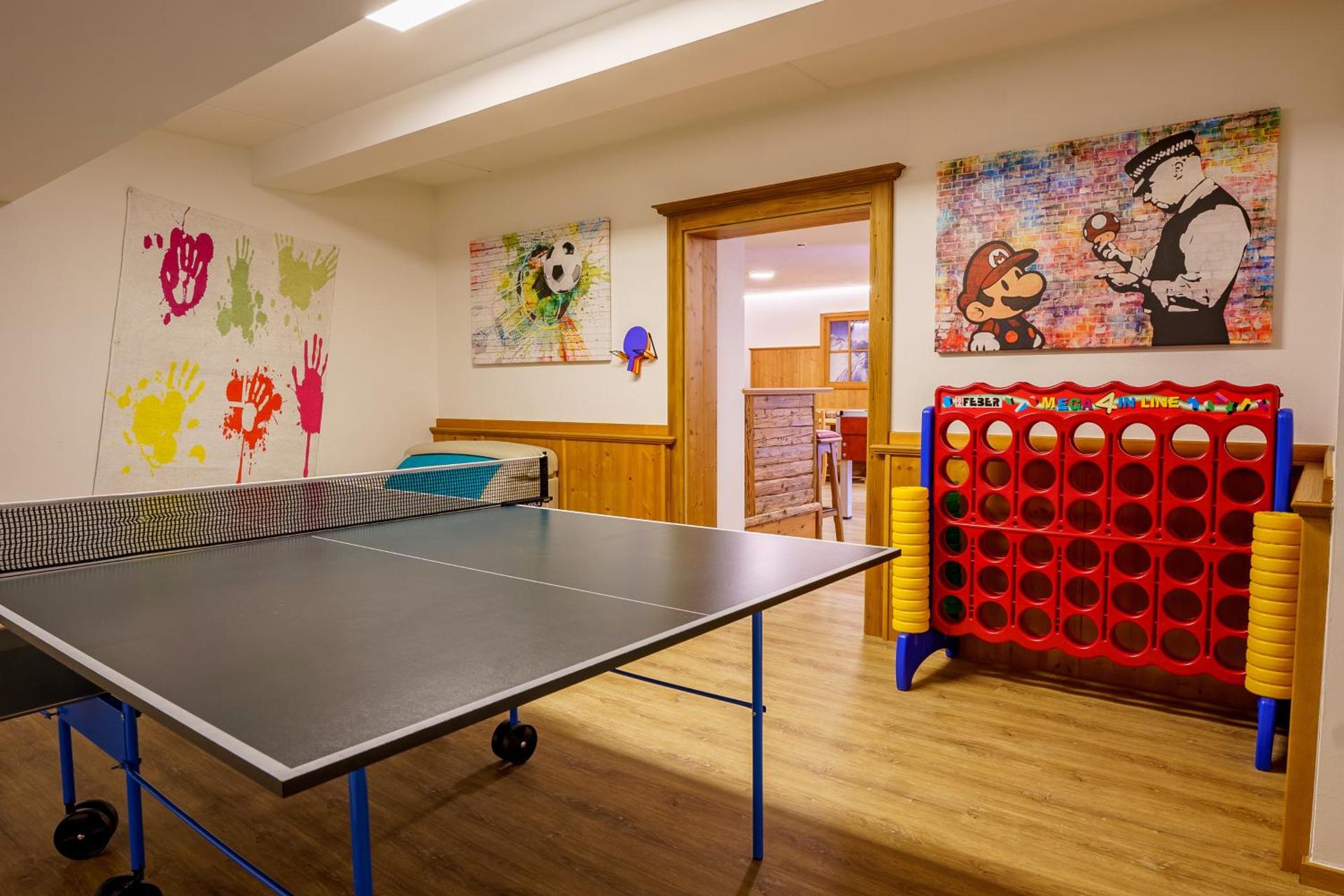 Communal lounge/ TV room