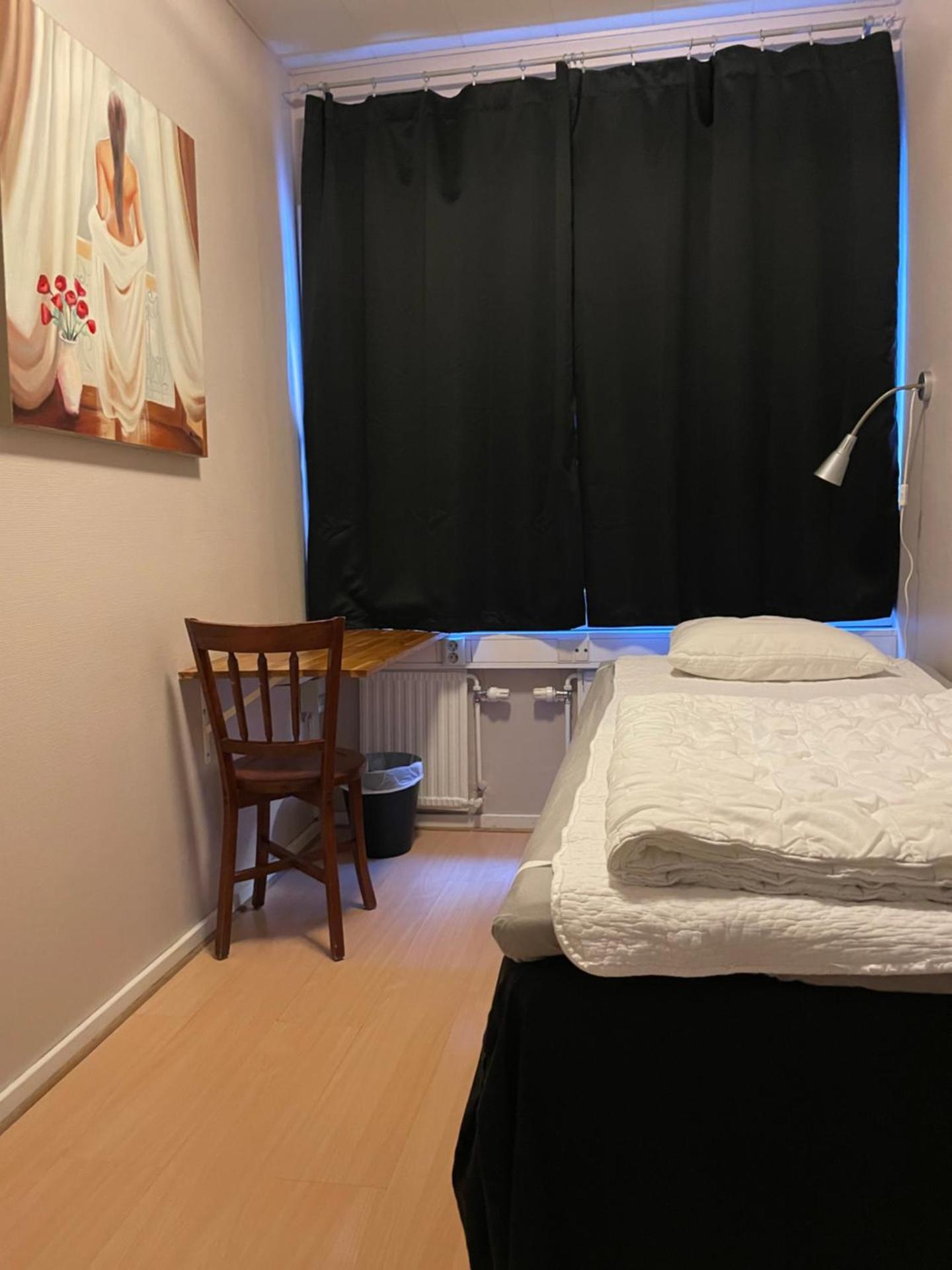 Single Room with Shared Bathroom