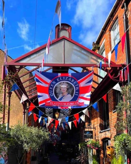 No5 at 53 - 2 bed apartment in Leek, Staffs Peak District