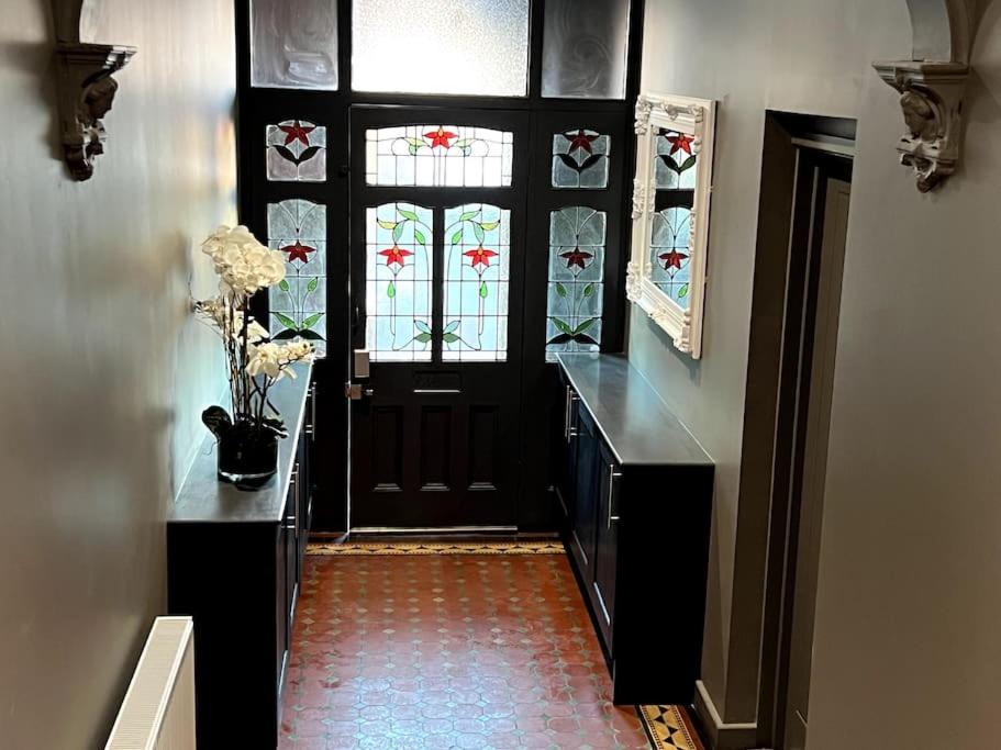 University Duplex • Sleeps 6