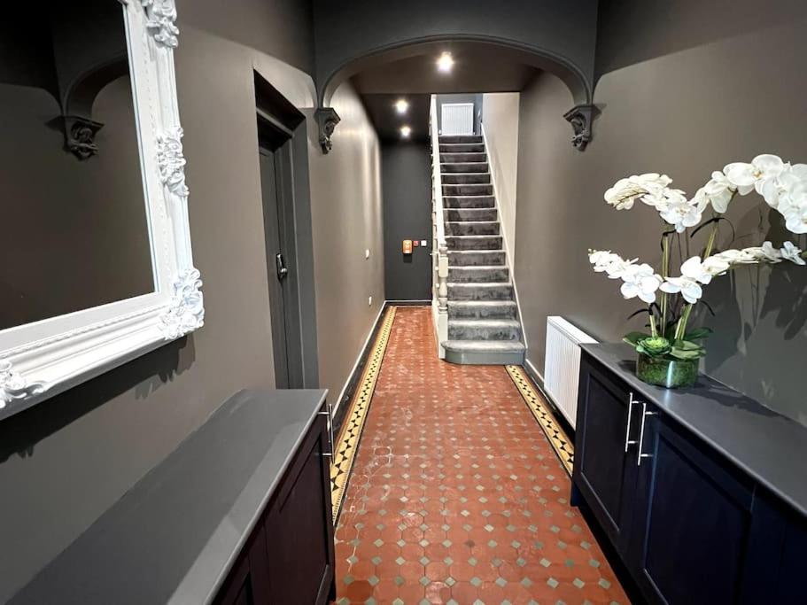 University Duplex • Sleeps 6