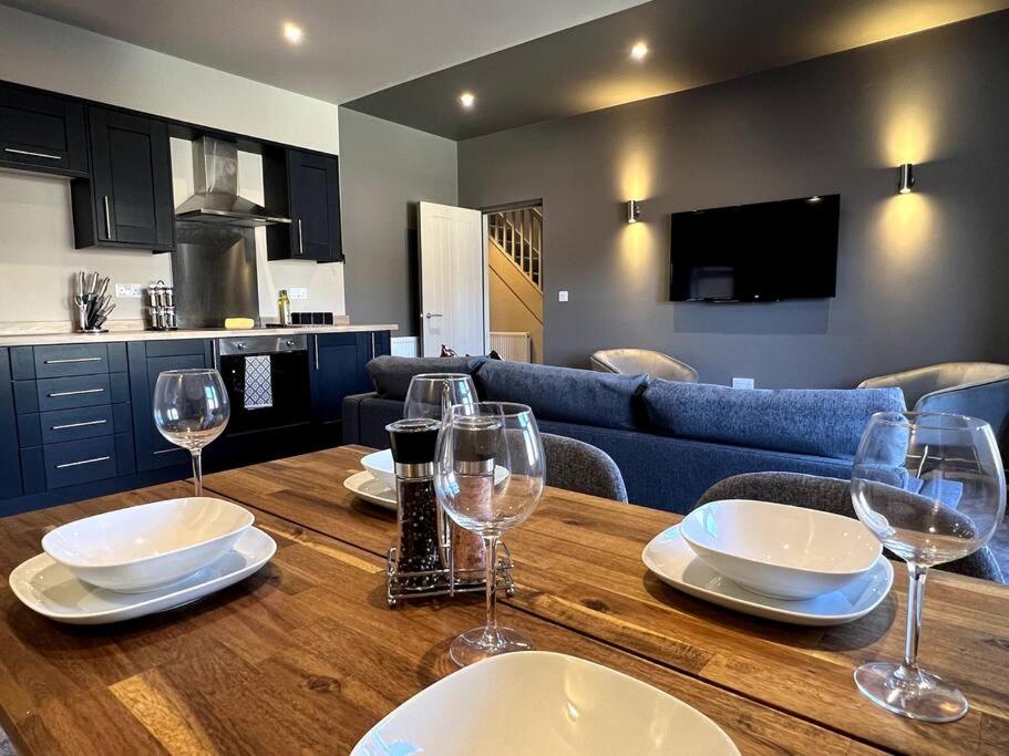 University Duplex • Sleeps 6