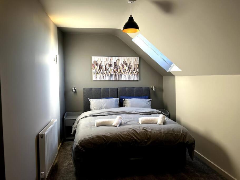 University Duplex • Sleeps 6