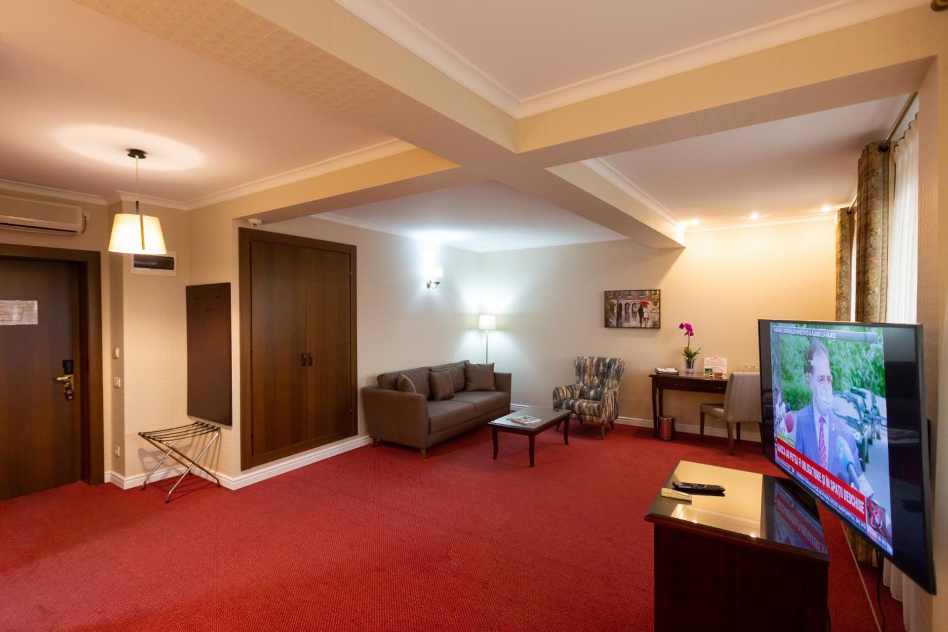 Communal lounge/ TV room