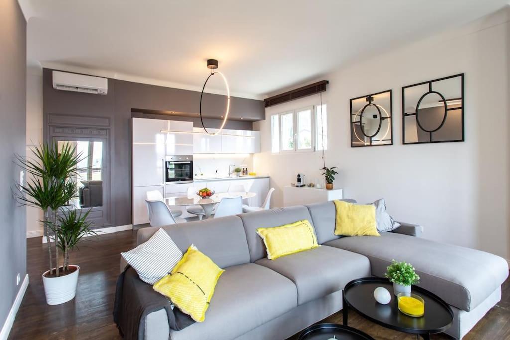 #24 Marie-Claire Suite Sea view/balcony/AC/5min port